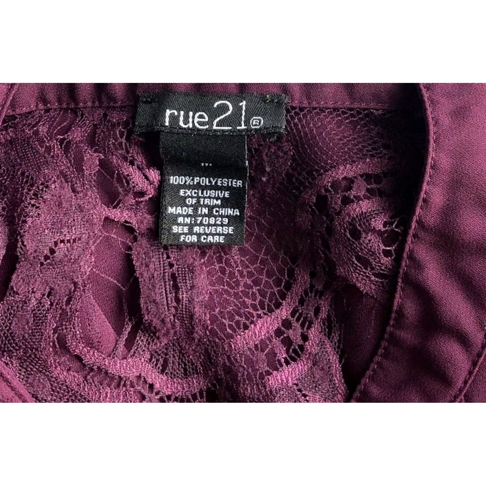 Vintage VINTAGE rue21 Blouse 3/4 Sleeve Purple M Lace Back Button V-Neck Chiffon Size M / US 6-8 / IT 42-44 - 5 Thumbnail