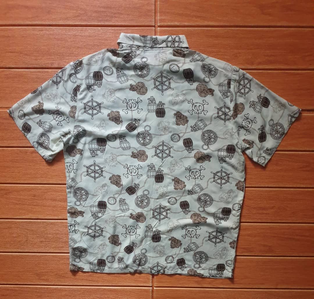 Japanese Brand 💥Disney 100% Rayon Hawaiian shirt Size US M / EU 48-50 / 2 - 10 Thumbnail