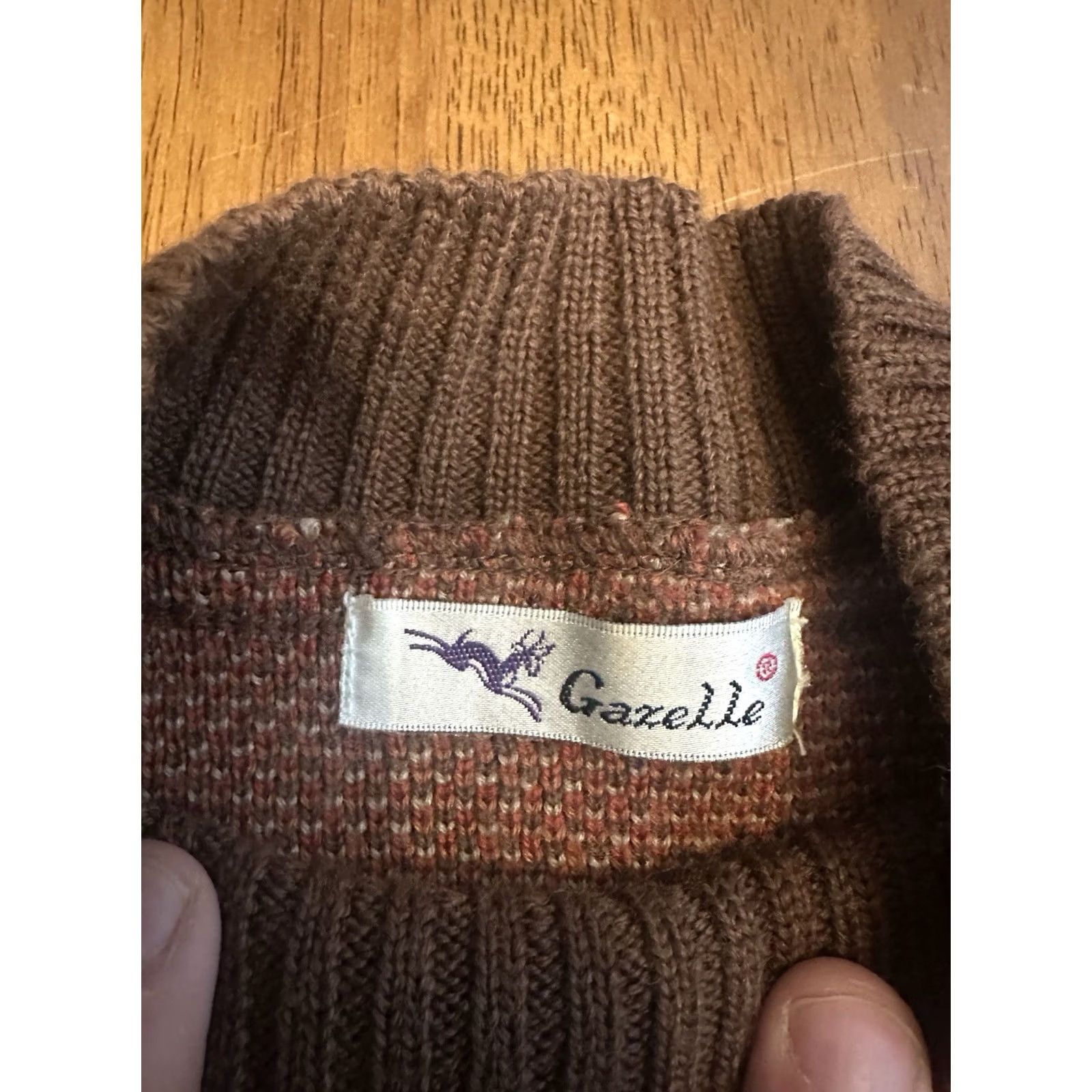 Vintage VINTAGE Gazelle Sweater Medium Crop Red Aztec 90s Y2K Knit Size M / US 6-8 / IT 42-44 - 4 Thumbnail