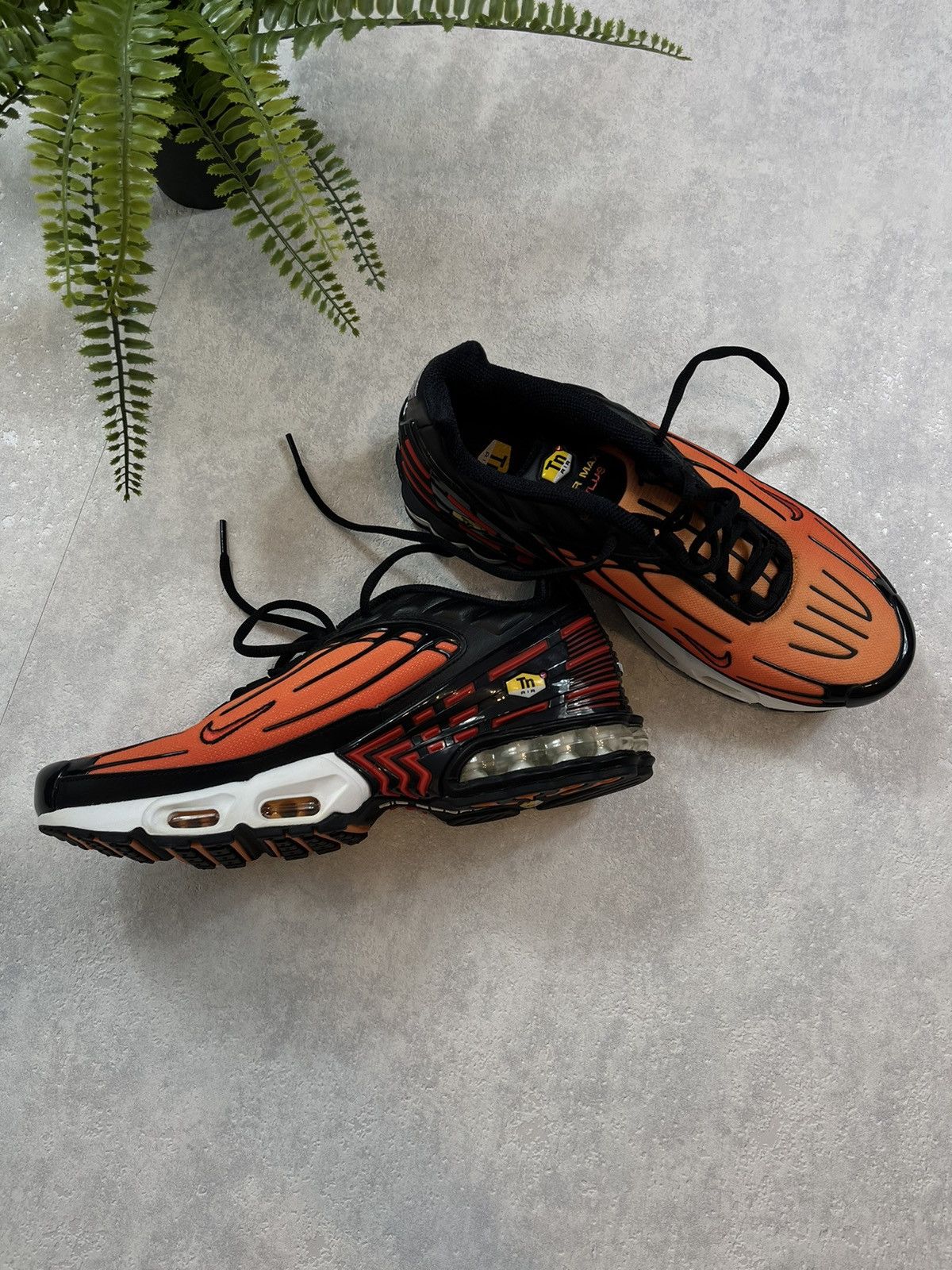 Nike NIKE TN AIR MAX PLUS RARE TIGER Y2K SNEAKERS SHOES DRILL Size US 8 / EU 41 - 2 Thumbnail