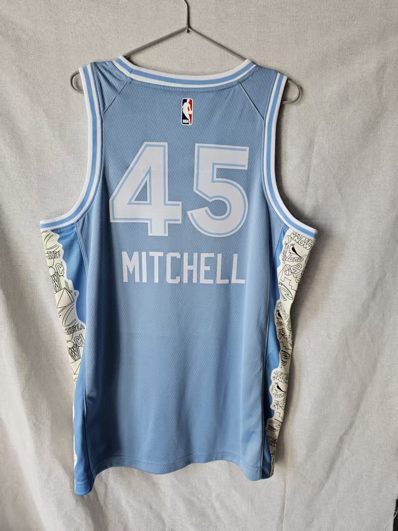 NBA Cleveland Cavaliers #45 Donovan Mitchell Jersey Size US L / EU 52-54 / 3 - 3 Thumbnail