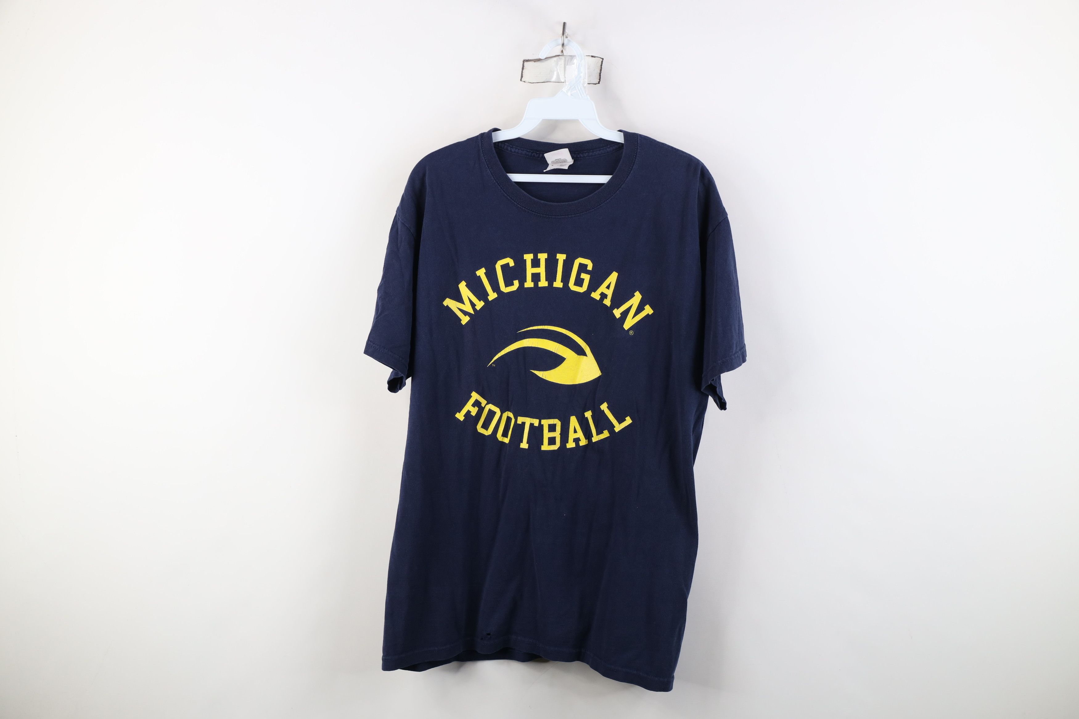Vintage Vintage University of Michigan Football T-Shirt Blue Size US L / EU 52-54 / 3 - 1 Thumbnail