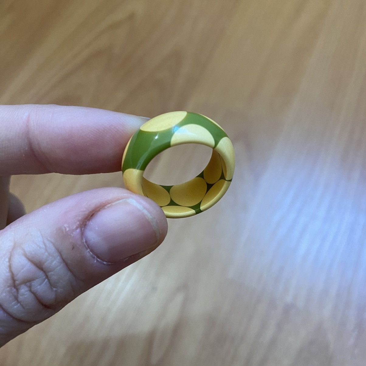 Vintage Bakelite Green w Creamy Corn Polka Dot Art Deco Vintage Ring Size ONE SIZE - 3 Thumbnail