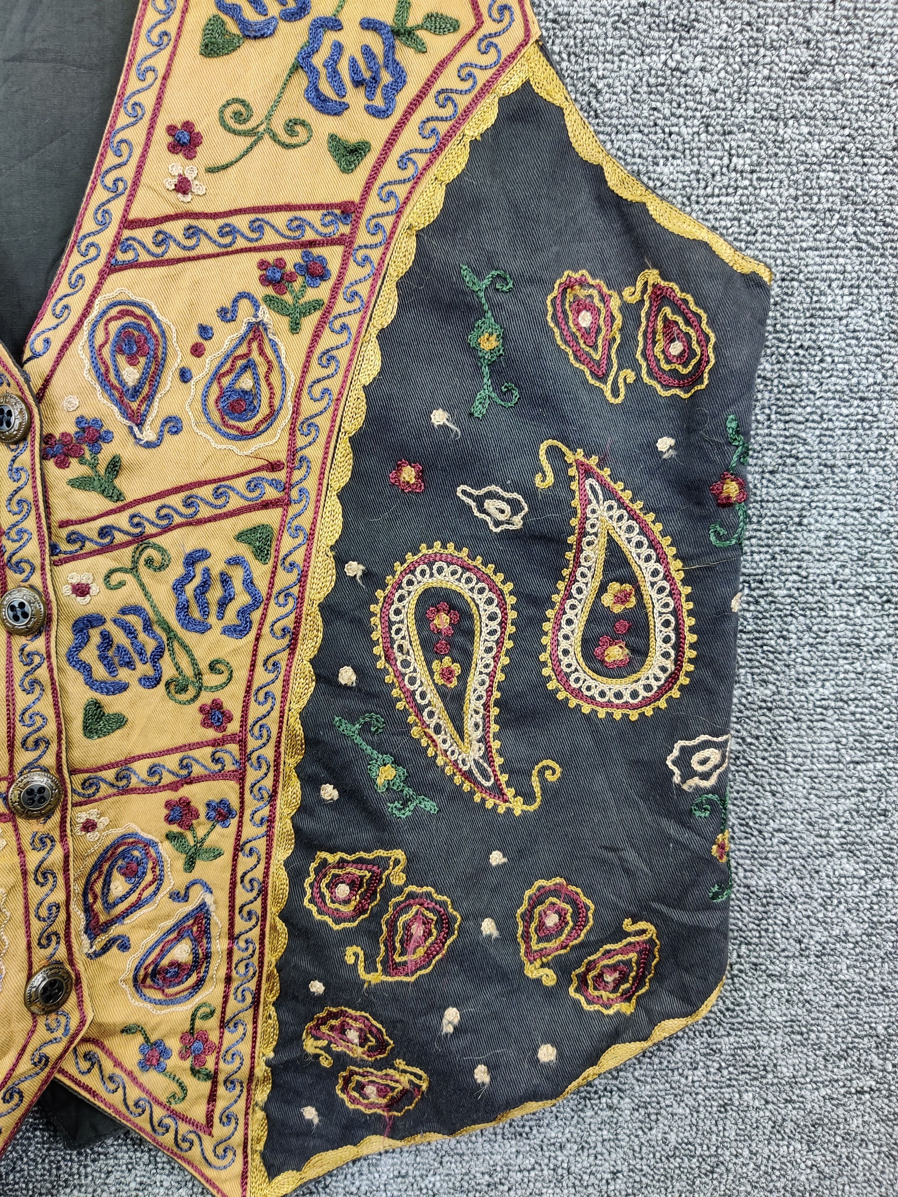 Vintage Vintage 90s Solutions Ethnic Vest Nice Design Size US L / EU 52-54 / 3 - 3 Thumbnail