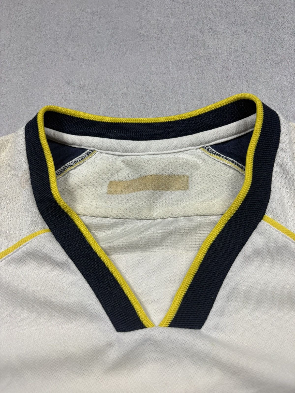 Vintage Vintage Leeds United Douglas #4 2006/07 Home Football Jersey Size US XL / EU 56 / 4 - 11 Thumbnail