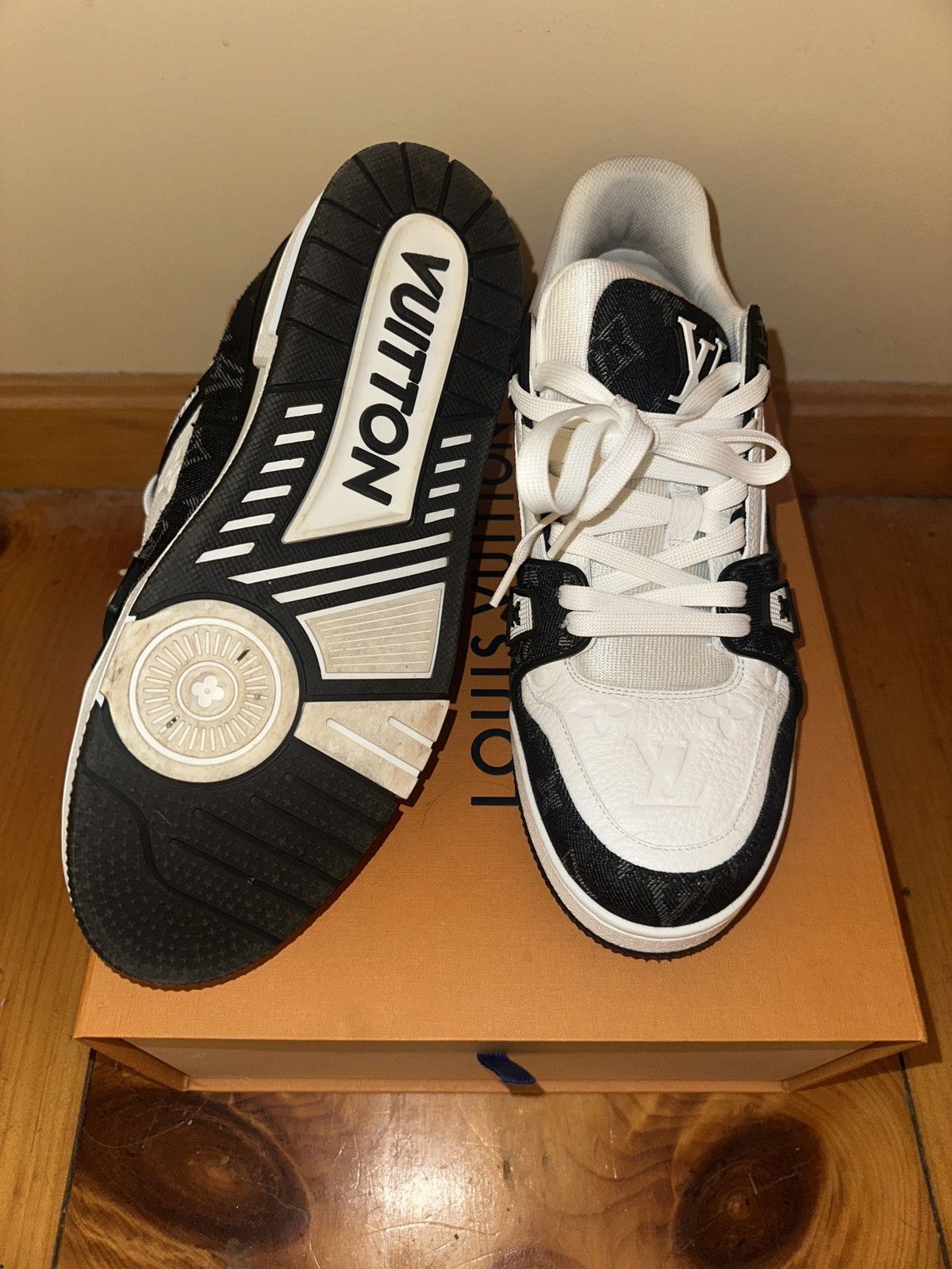 Louis Vuitton LV Trainer Sneaker Size US 8.5 / EU 41-42 - 4 Thumbnail