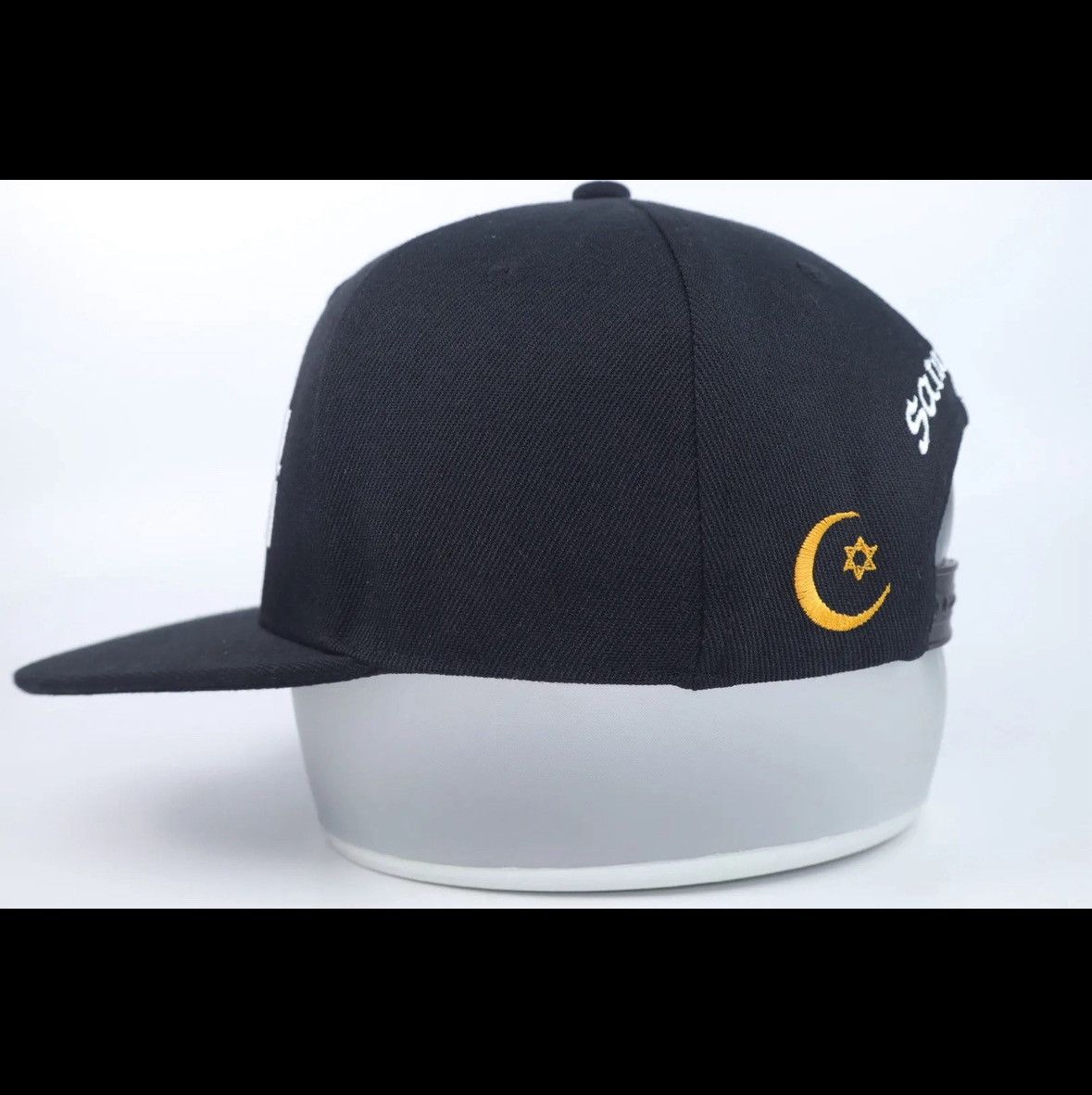 Other SATURNINE BY DESIGN SUBLIMINAL SEDUCTION SYNANON HAT Size ONE SIZE - 6 Thumbnail