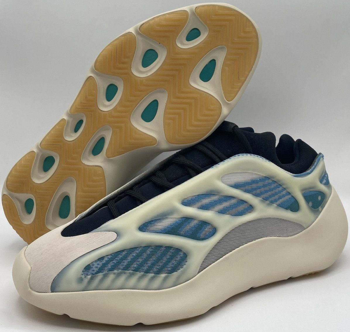 Yeezy Adidas Yeezy 700 V3 Kyanite Size US 12 / EU 45 - 1 Thumbnail