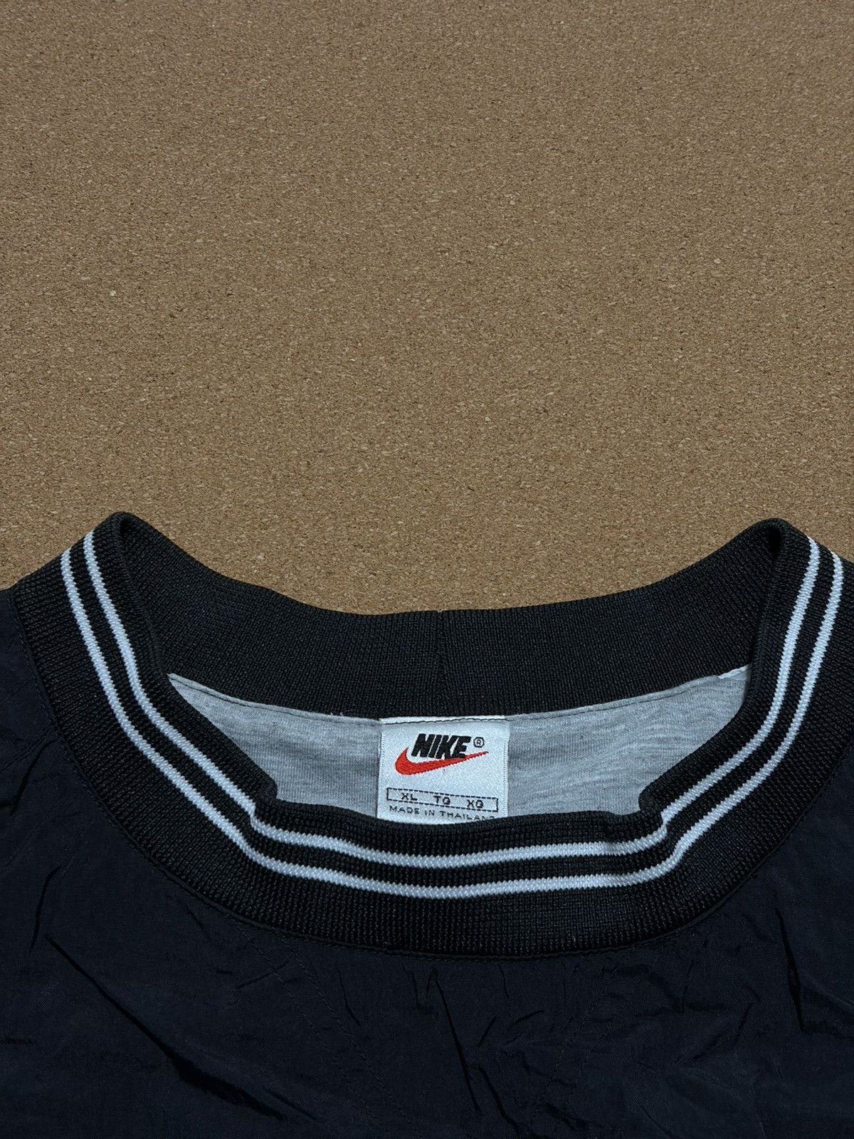 Nike Vintage Nike Windbreaker Jacket Pullover Swoosh Logo Lined Size US XL / EU 56 / 4 - 3 Thumbnail