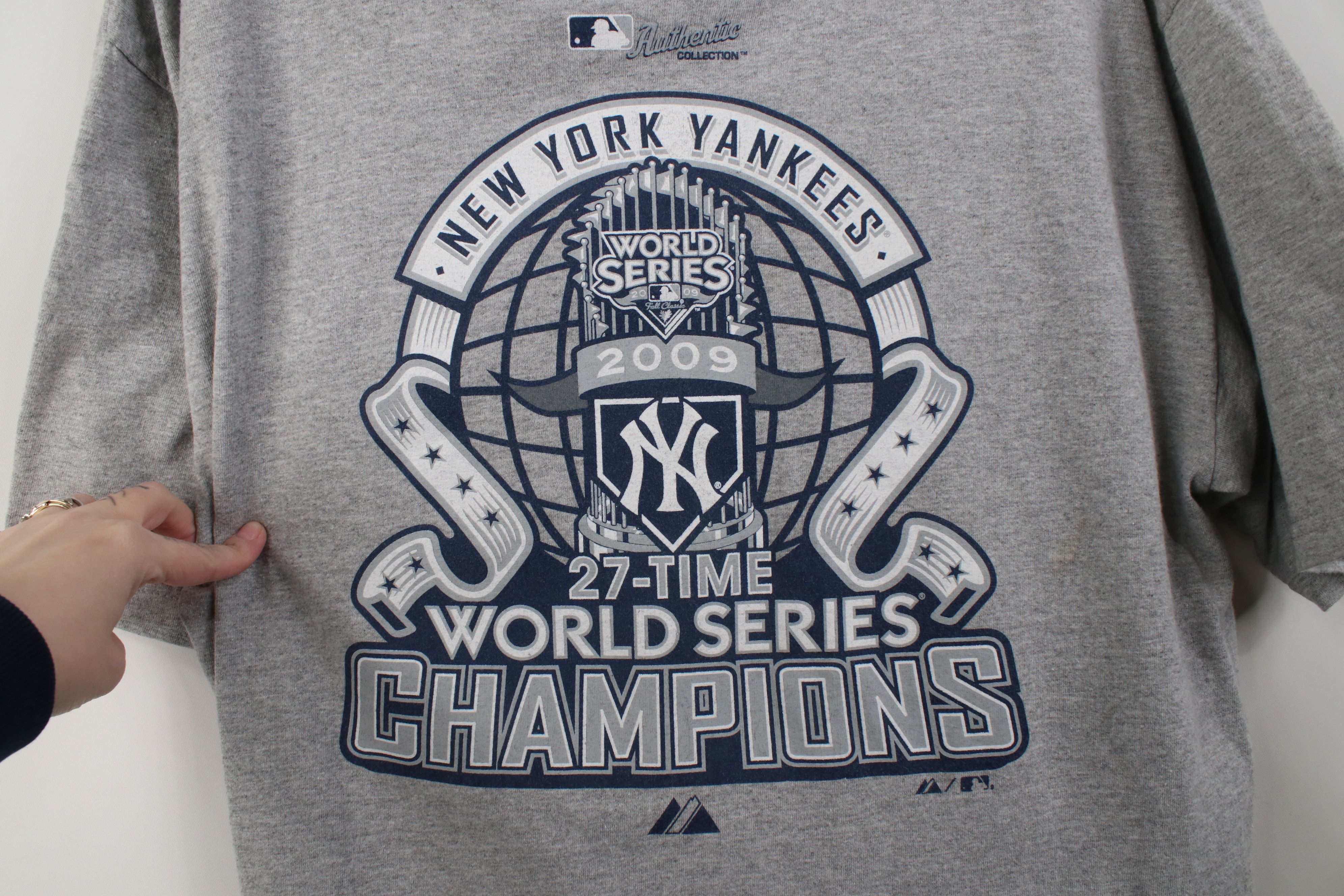 Majestic Y2K Majestic Series New York Yankees Baseball T-Shirt Gray Size US XL / EU 56 / 4 - 4 Thumbnail