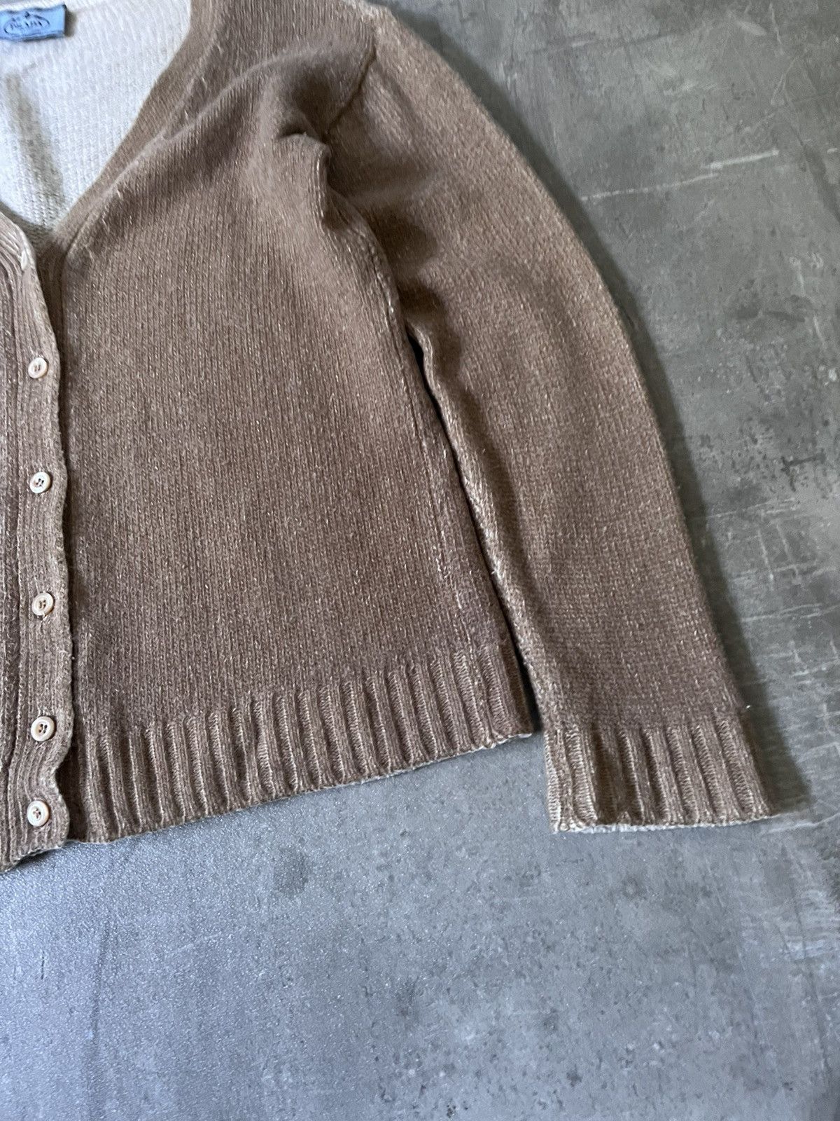 Prada Prada Wool Cashmere cardigan sweater women Size M / US 6-8 / IT 42-44 - 3 Thumbnail