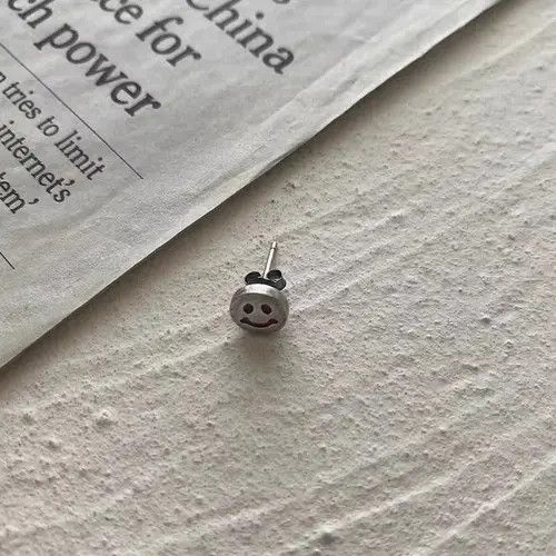 Designer × Vintage 💯925 silver vintage smiley ear stud Size ONE SIZE - 3 Thumbnail