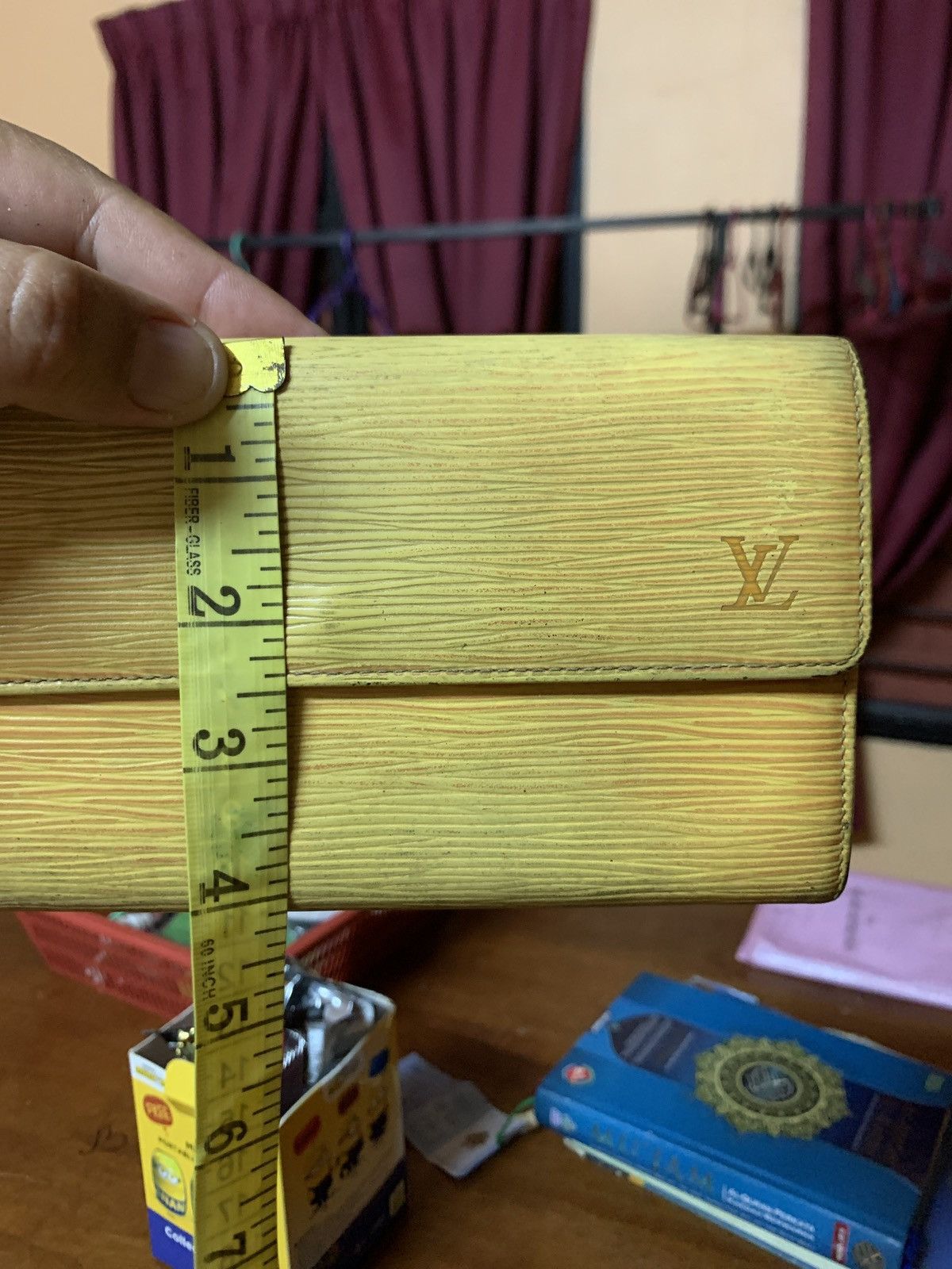 Louis Vuitton EPI Wallet Louis Vuitton Size ONE SIZE - 8 Thumbnail