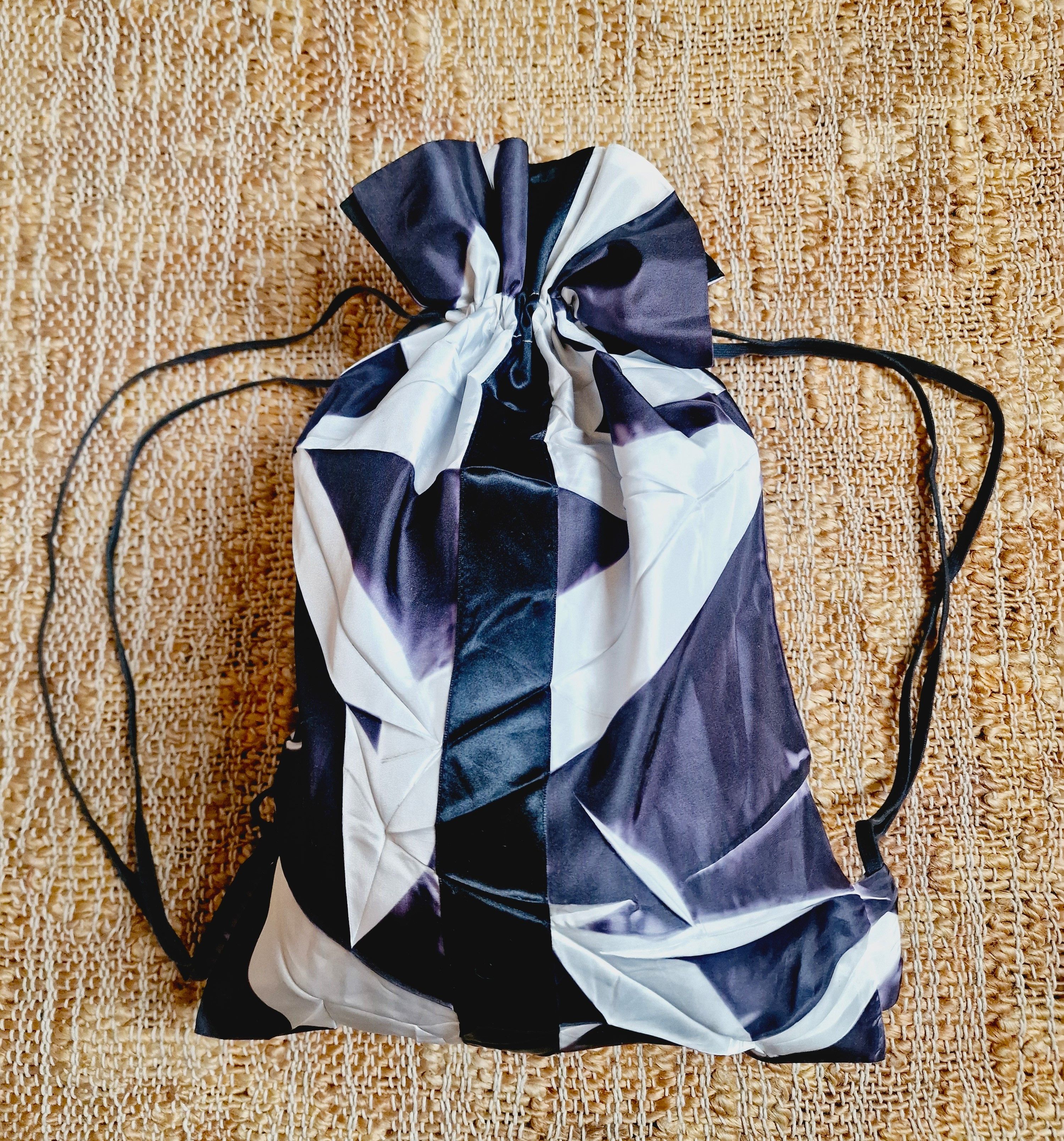 Issey Miyake Issey Miyake Pleated Vintage Pouch Evening Backpack Bag Size ONE SIZE - 4 Thumbnail