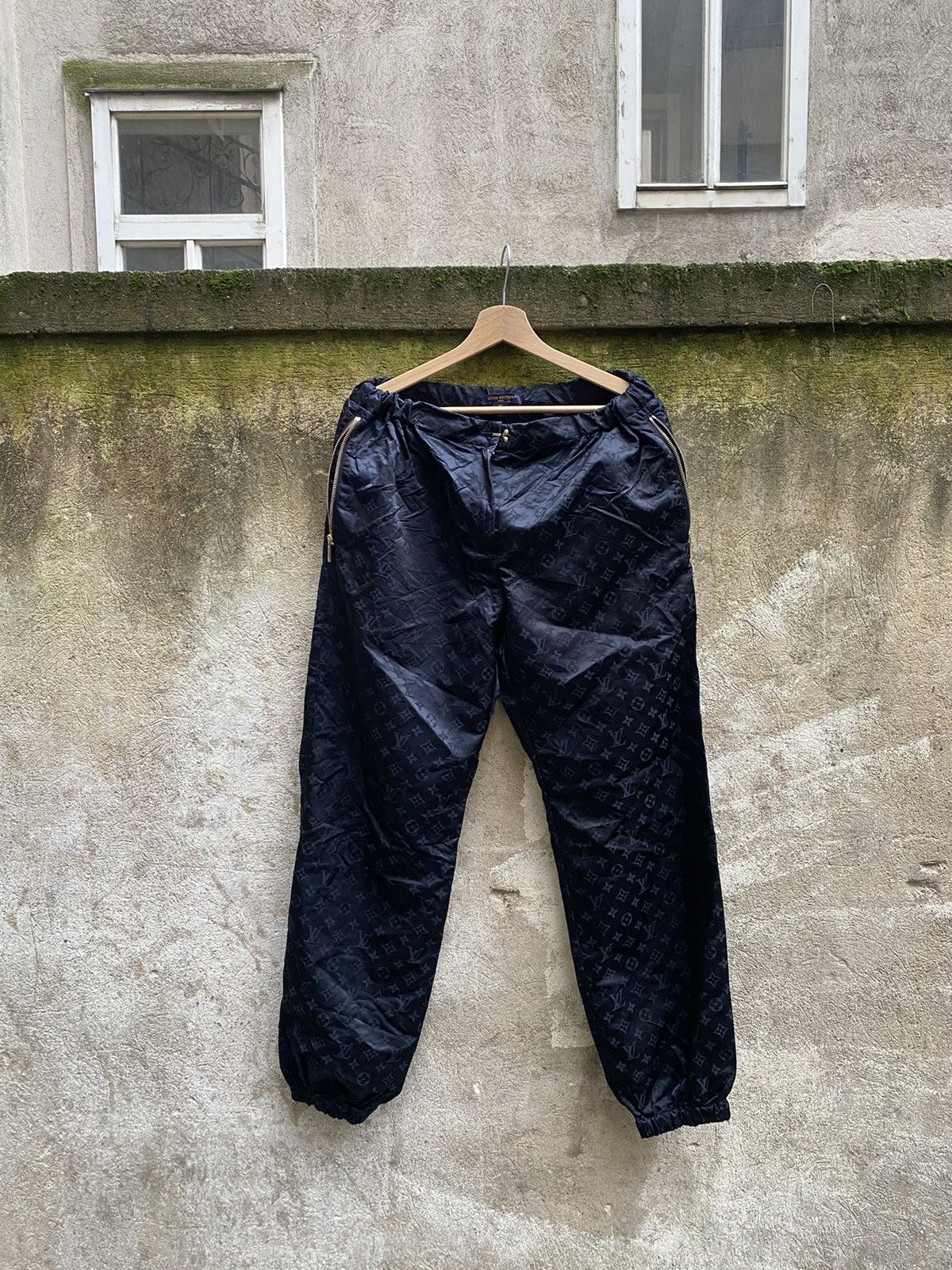 Louis Vuitton Louis Vuitton Monogram For Japan Only Pants Size US 34 / EU 50 - 1 Thumbnail