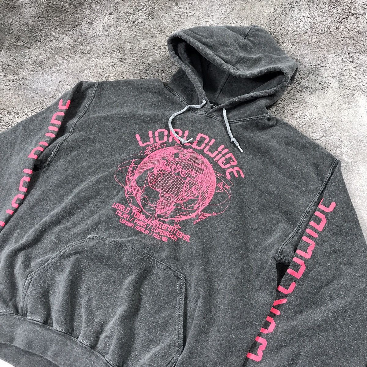 Vintage Vintage Y2K Worldwide Graphic Hoodie Streetwear Pink Faded M Size US M / EU 48-50 / 2 - 4 Thumbnail