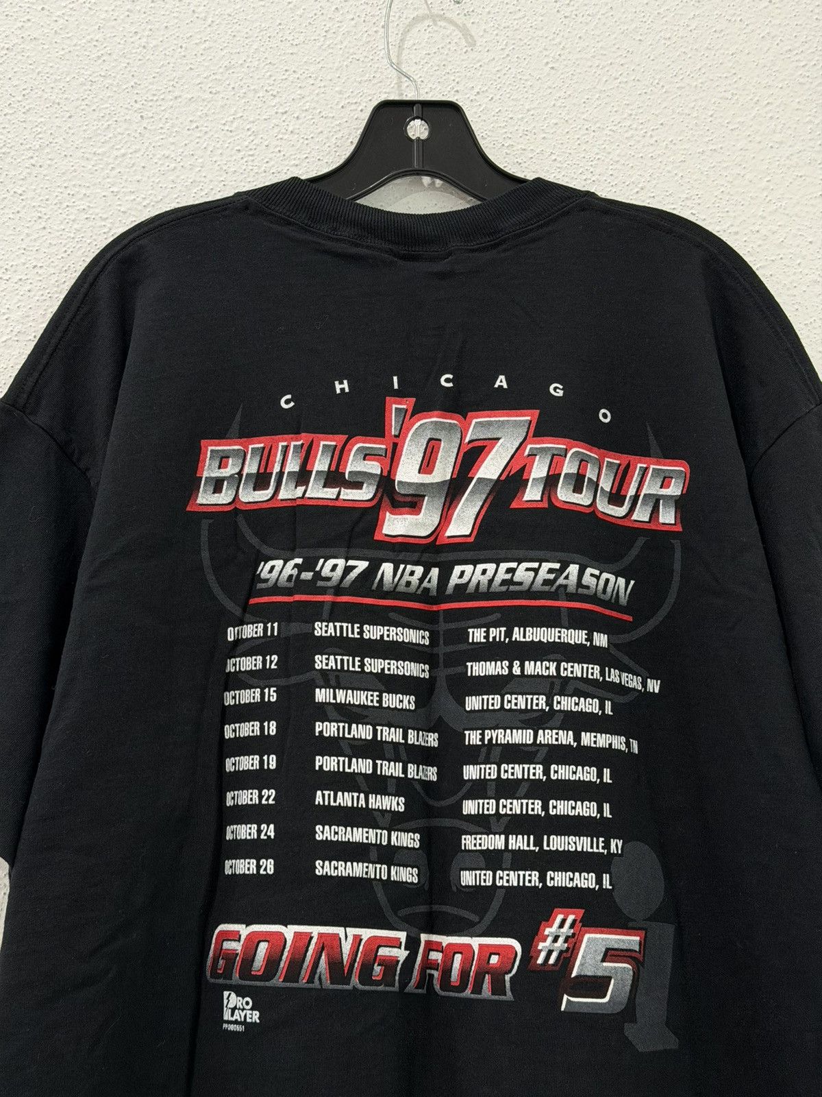 Other Vintage 90s CHICAGO BULLS 1997 NBA Finals Tour Pro Player XL Size US XL / EU 56 / 4 - 4 Thumbnail