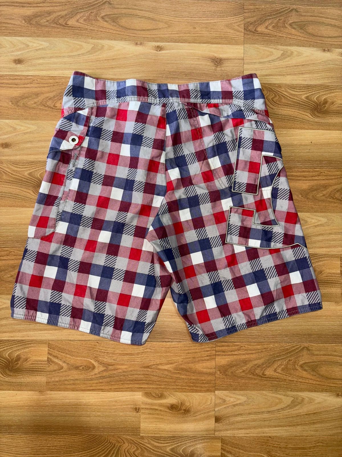 DC Y2K vintage DC shoes inc Boardshorts Size US 33 - 2 Thumbnail