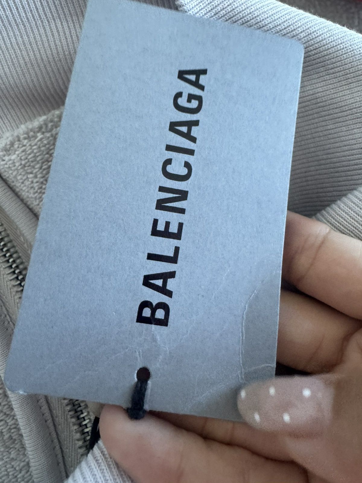 Balenciaga Balenciaga Business English Logo Zip Hoodie White Size S NWT Size S / US 4 / IT 40 - 8 Thumbnail