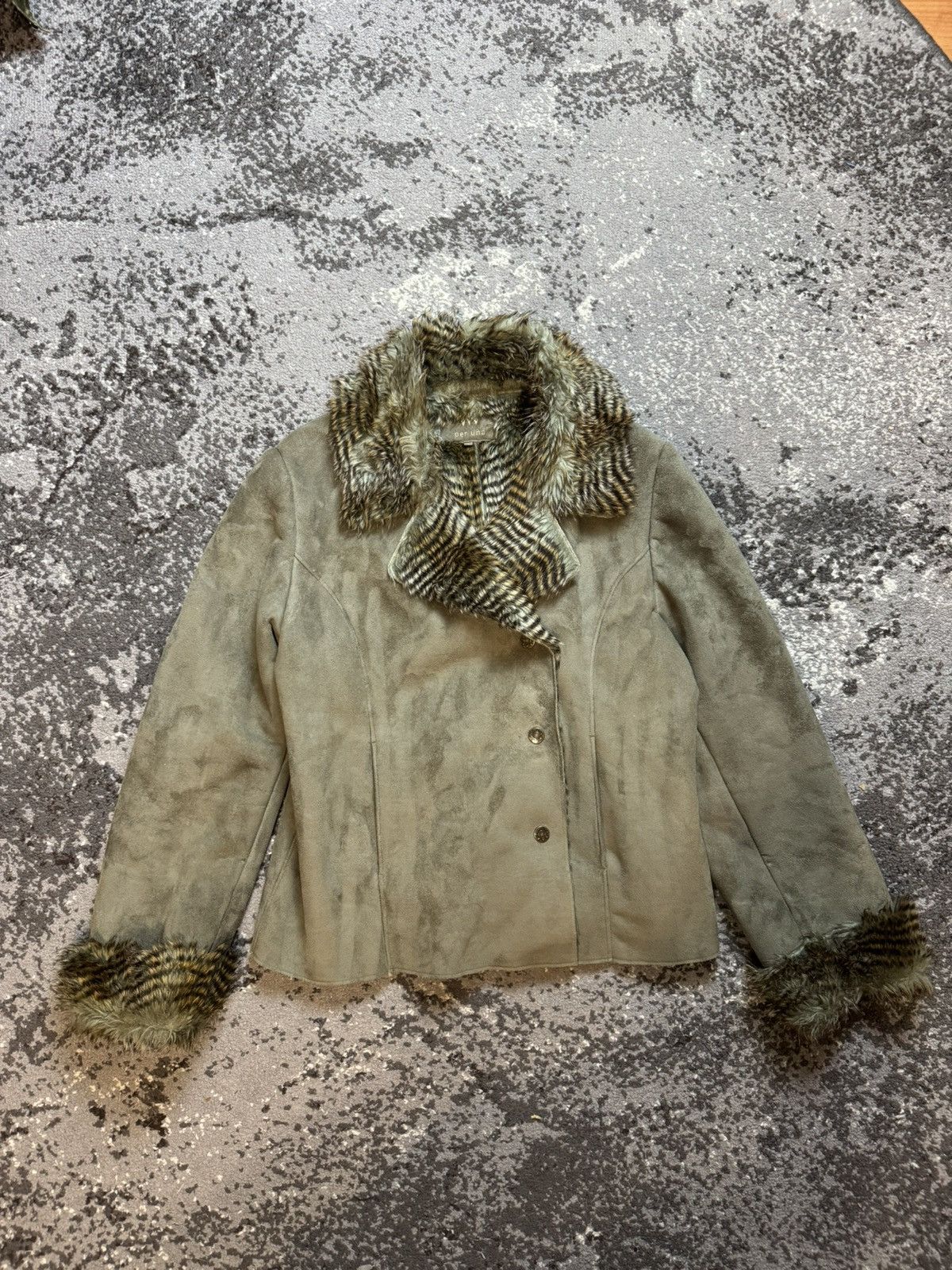 Vintage Vintage Y2K Asymmetrical Suede Fuzzy Fur Collar LGB Style Bo Size US S / EU 44-46 / 1 - 1 Thumbnail