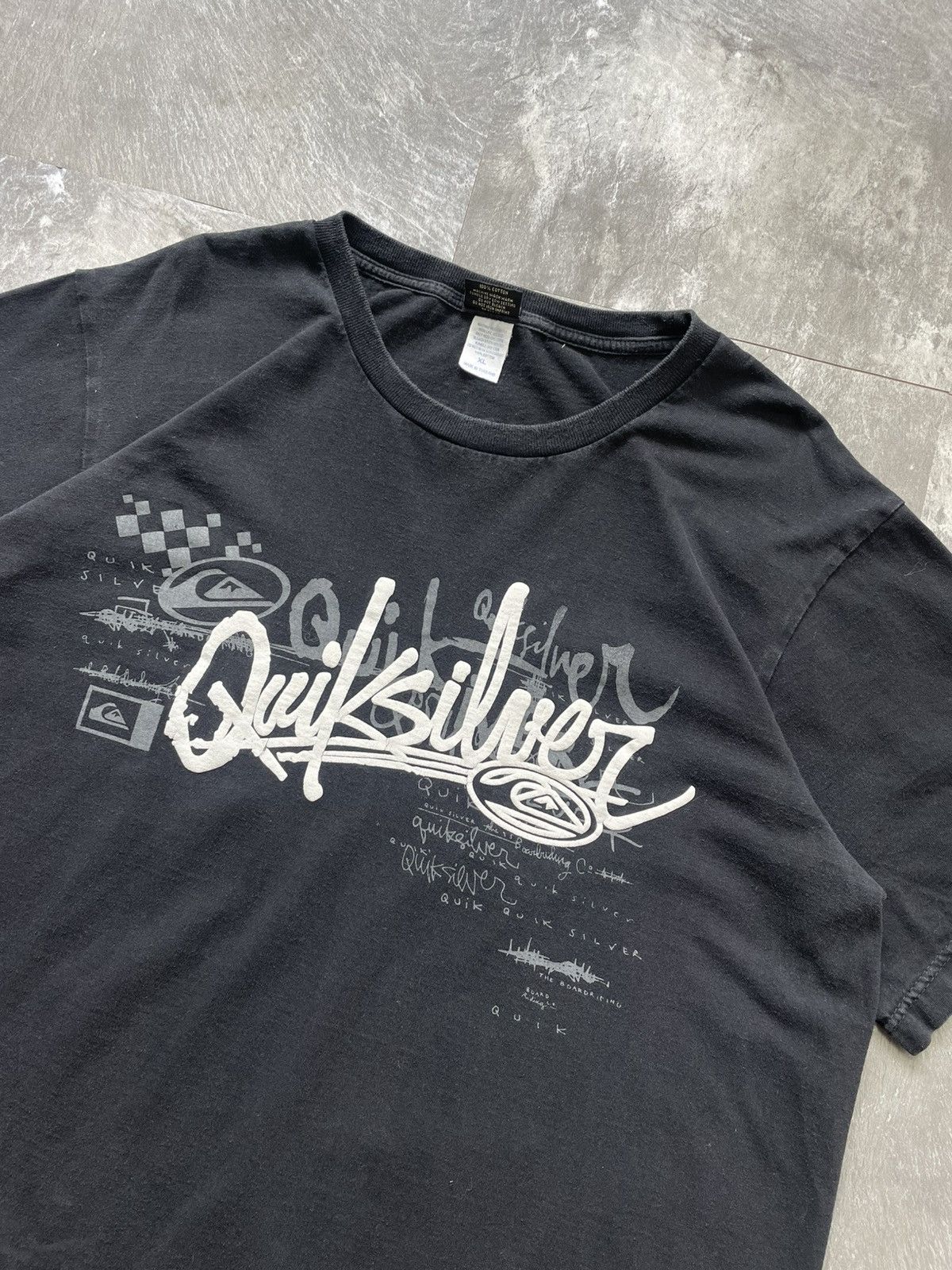 Quiksilver Vintage Quiksilver Big Logo Y2k Baggy Surf StyleT-shirt Size US XL / EU 56 / 4 - 2 Thumbnail