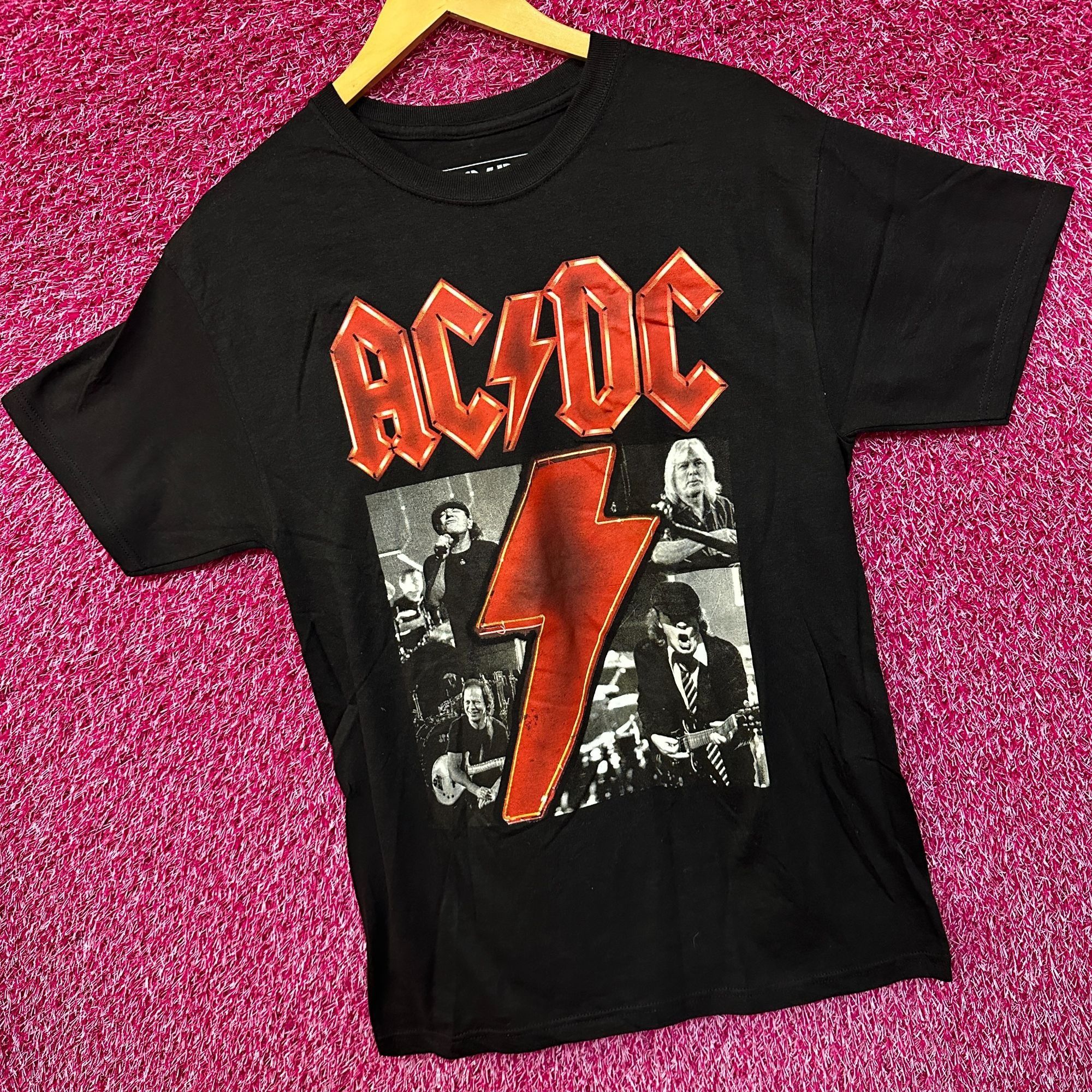 AC/DC AC/DC Retro Rock Tshirt size Medium Size US M / EU 48-50 / 2 - 3 Thumbnail