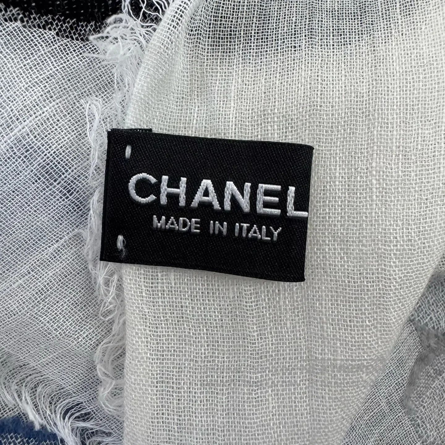 Chanel Chanel Four-leaf clover print; double C logo scarf; shawl| Size ONE SIZE - 4 Thumbnail
