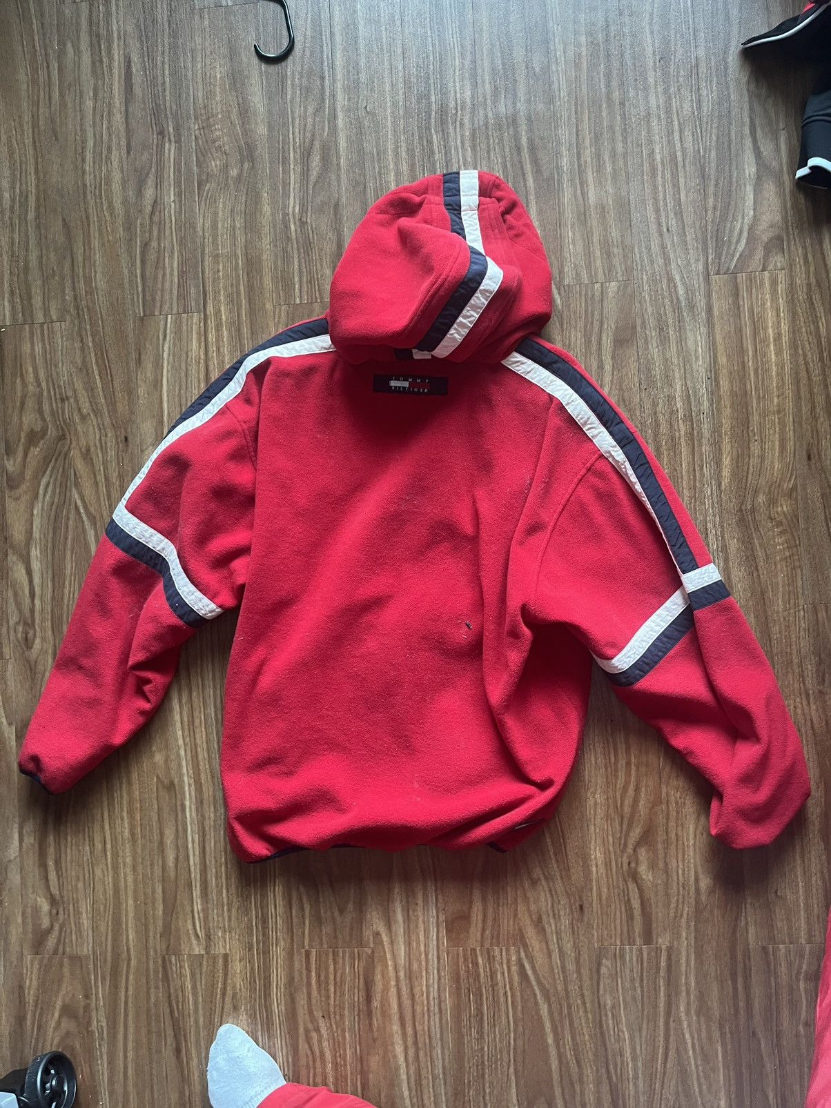 Tommy Hilfiger Tommy Hilfiger Red and White Fleece Hoodie - Size XL Size US XL / EU 56 / 4 - 2 Thumbnail
