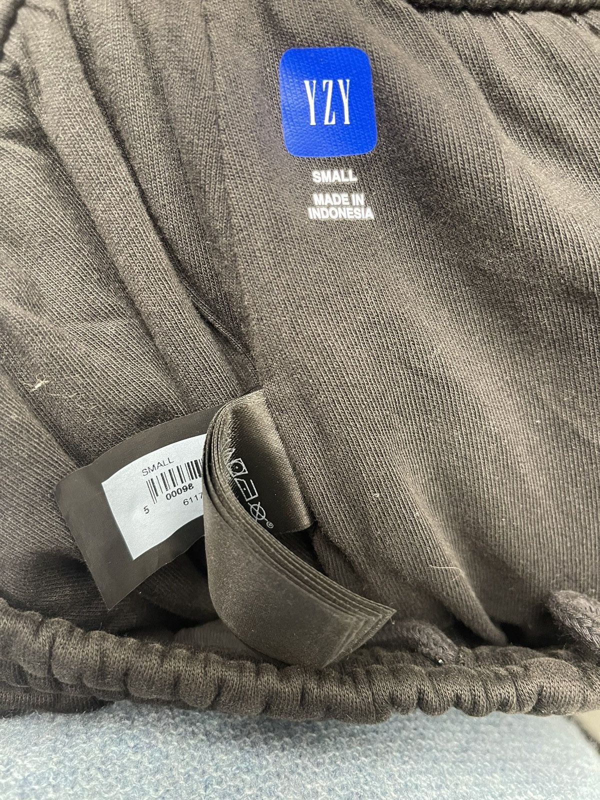 Balenciaga × Gap × Kanye West YEEZY GAP WIDE LEG FRARED SWEATPANTS BLACK Size US 30 / EU 46 - 8 Thumbnail