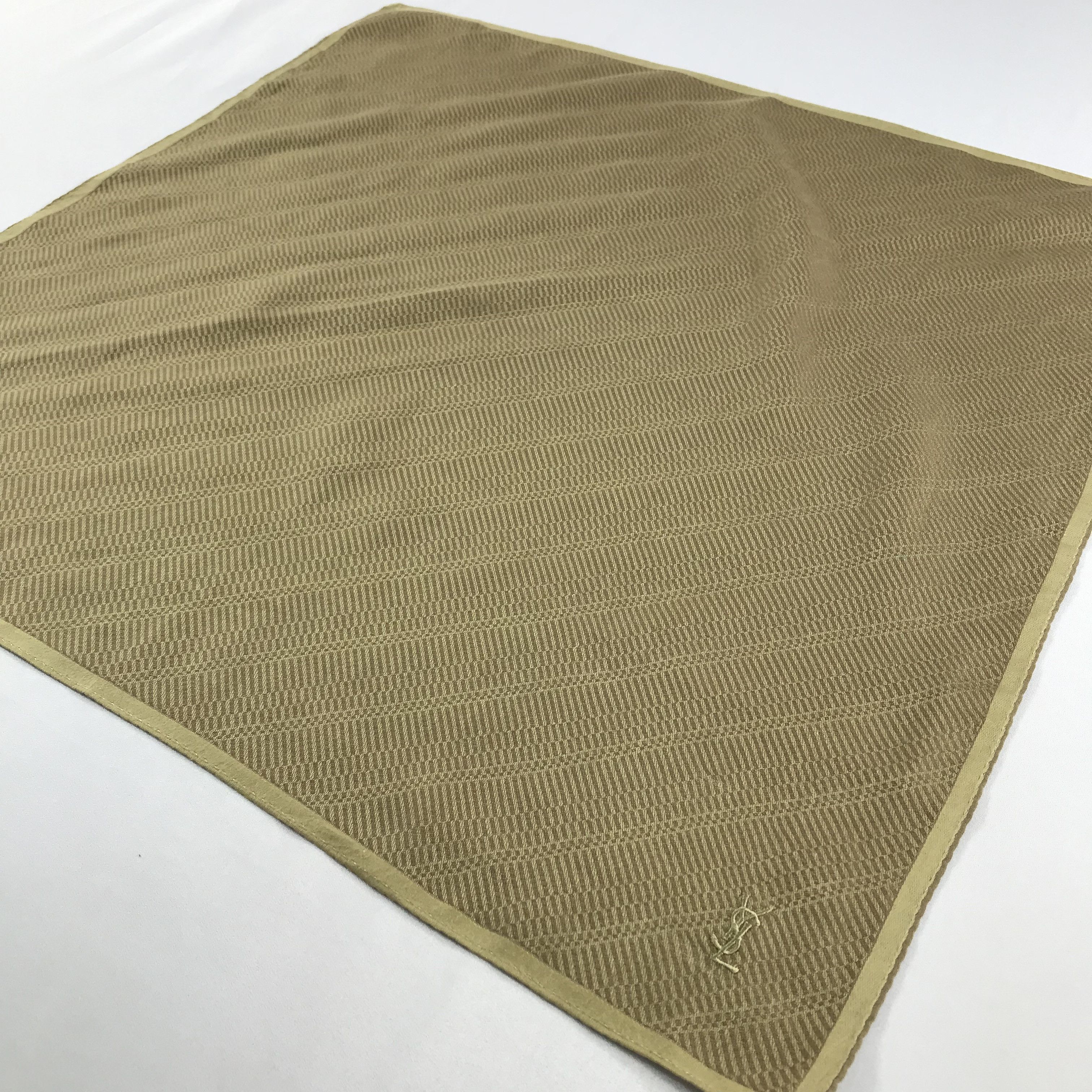 Vintage Yves Saint Laurent Bandana /Handkerchief/Neckerchief -S2143 Size ONE SIZE - 2 Thumbnail