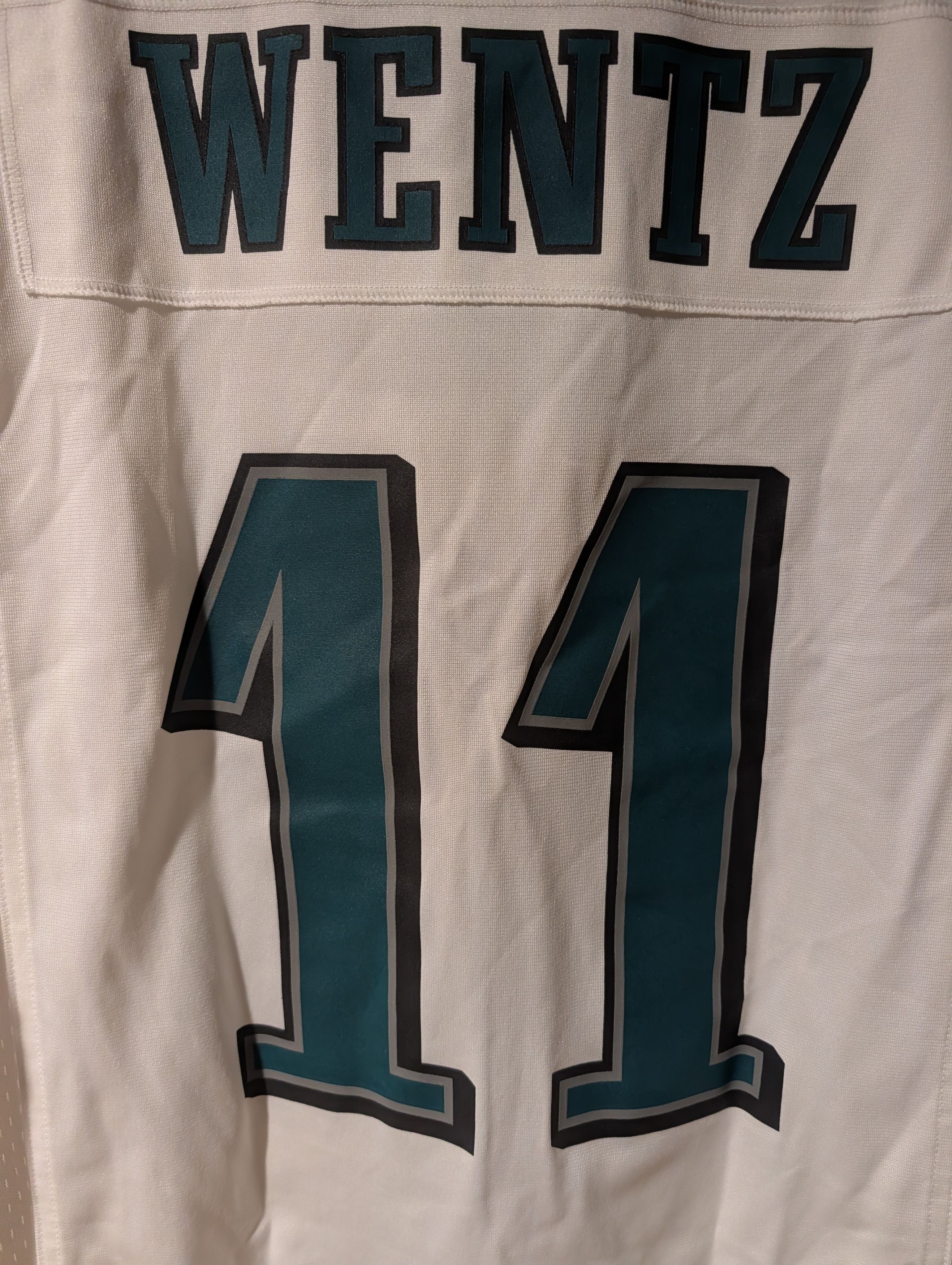 NFL Nike Philadelphia Eagles Carson Wentz #11 Jersey MED Size US M / EU 48-50 / 2 - 10 Thumbnail