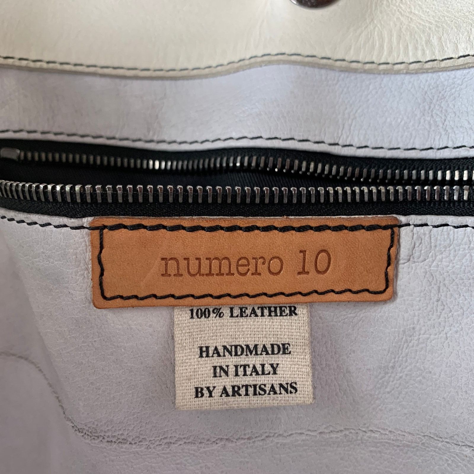 numero 10 Grey Floral Embossed Leather Tote Handbag & Leather Goods Size ONE SIZE - 6 Thumbnail