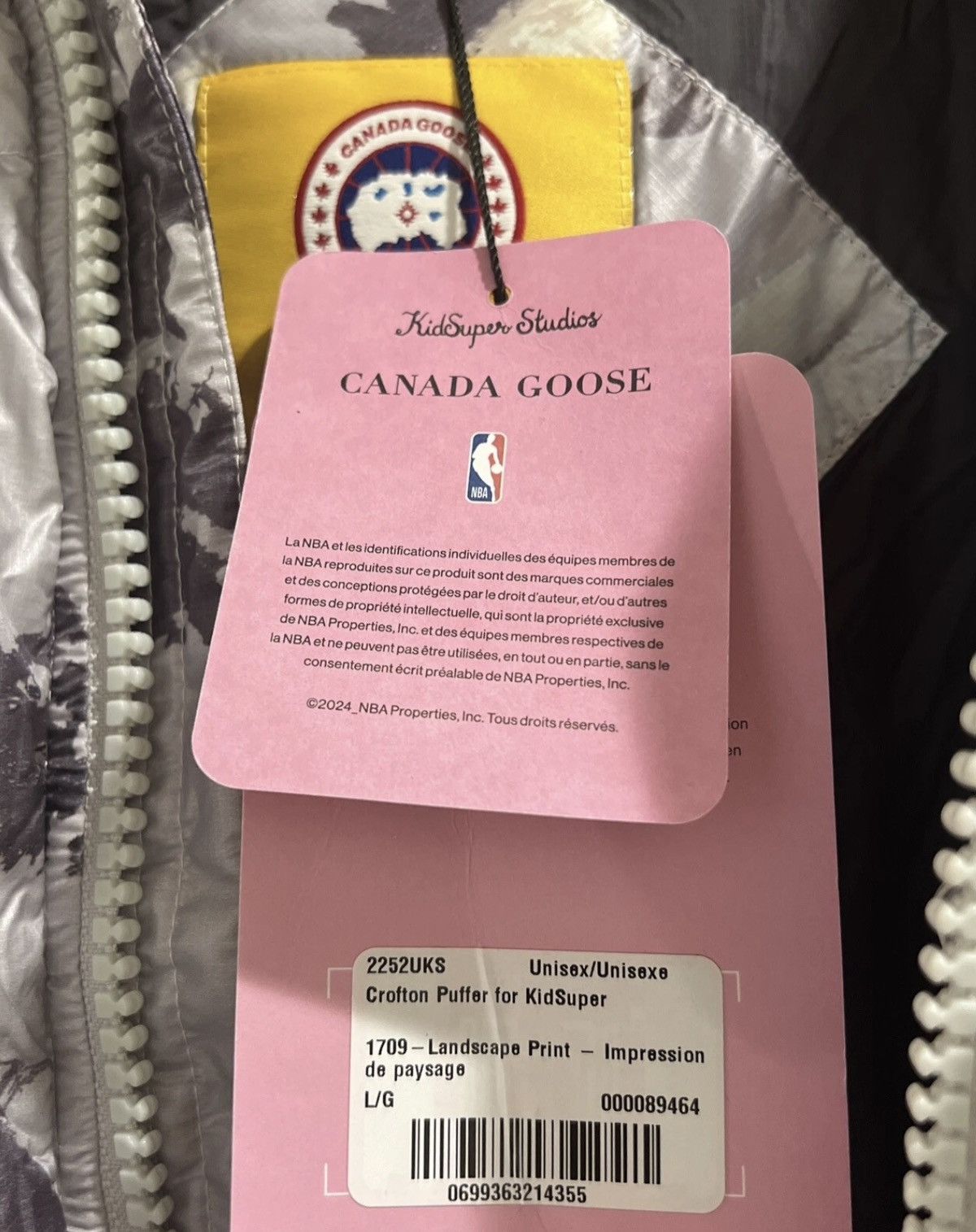Canada Goose × KidSuper × NBA CROFTON DOWN PUFFER PACKABLE LIMITED JACKET X KIDSUPER XNBA Size US L / EU 52-54 / 3 - 17 Thumbnail
