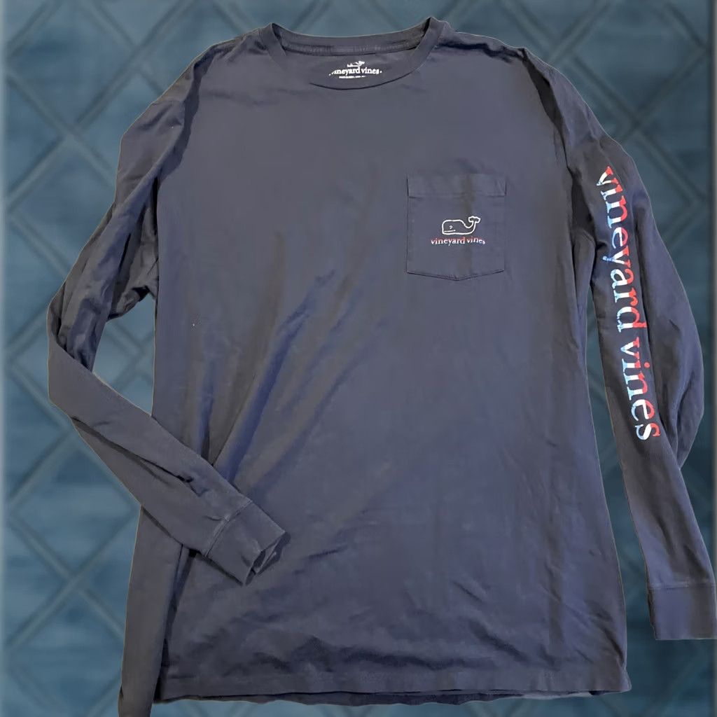 Vineyard Vines Vineyard Vines T-Shirt Crew Neck Pocket XL Long Sleeve Blue Whale Logo Red White & Blue Mens Size US XL / EU 56 / 4 - 1 Thumbnail