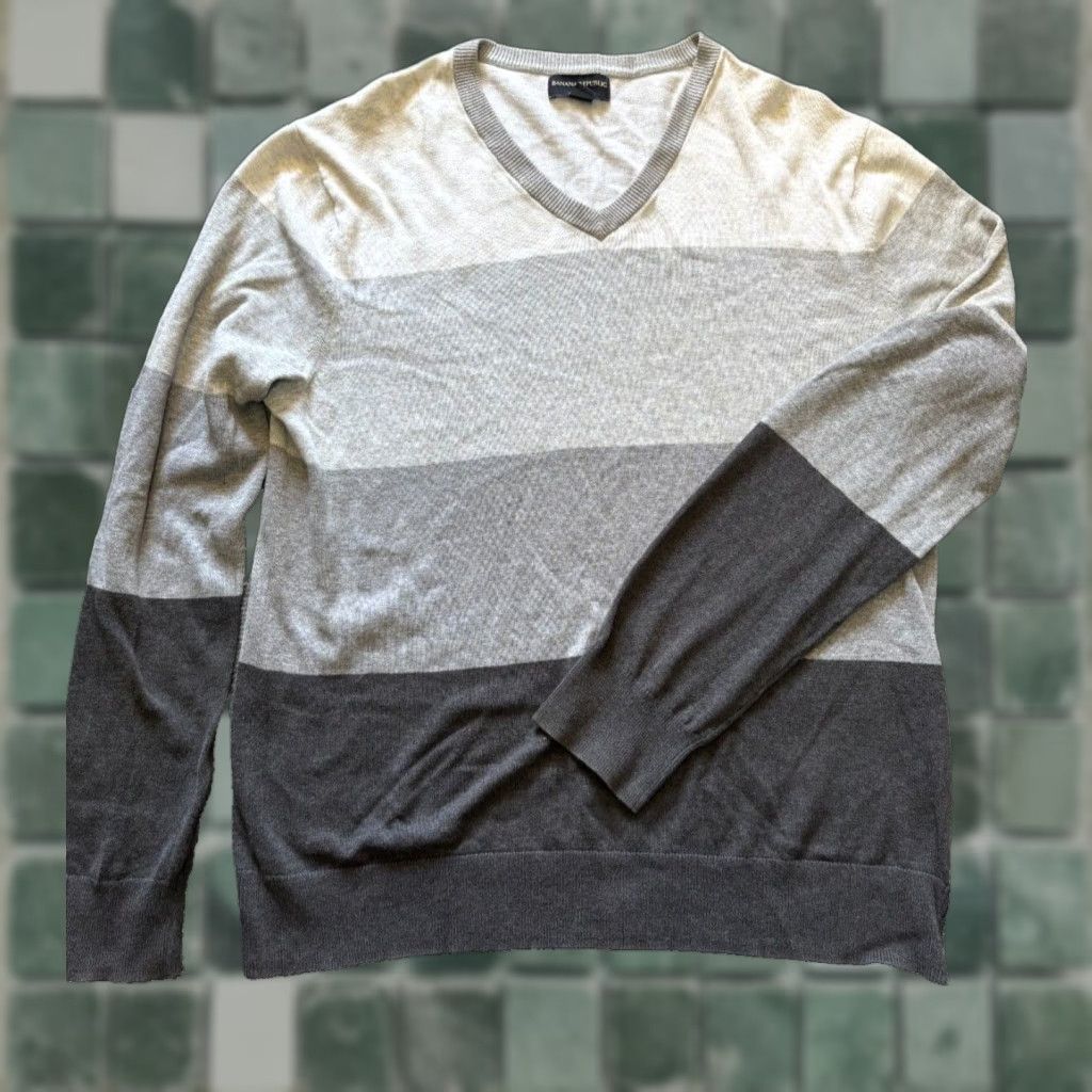 Banana Republic Banana Republic Sweater Mens M Gray Long Sleeve Pullover Cotton Knit Regular Pull Over Size US M / EU 48-50 / 2 - 1 Thumbnail
