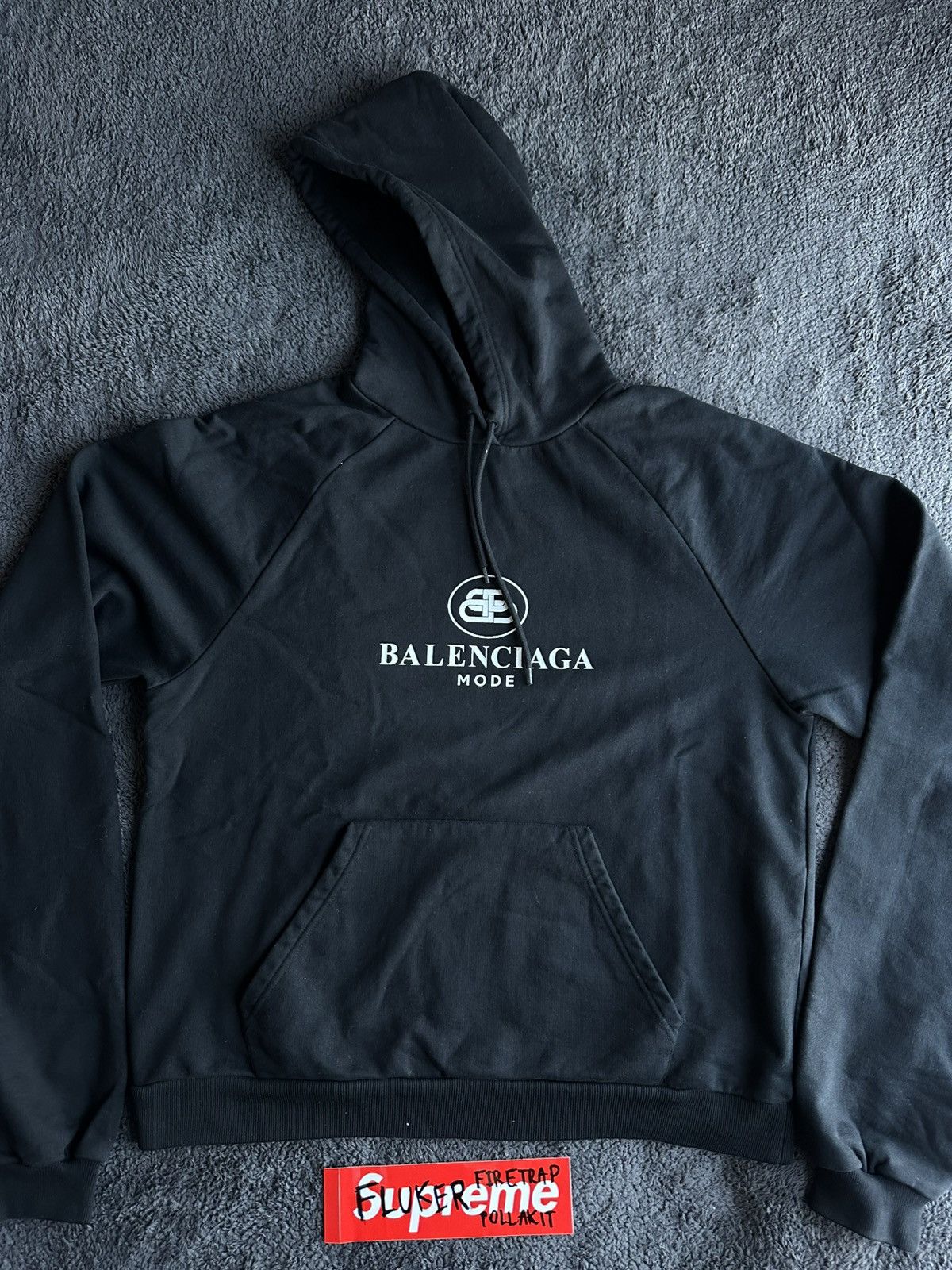 Balenciaga Balenciaga BB Mode Hoodie used 9/10 size XL Size US XL / EU 56 / 4 - 1 Thumbnail