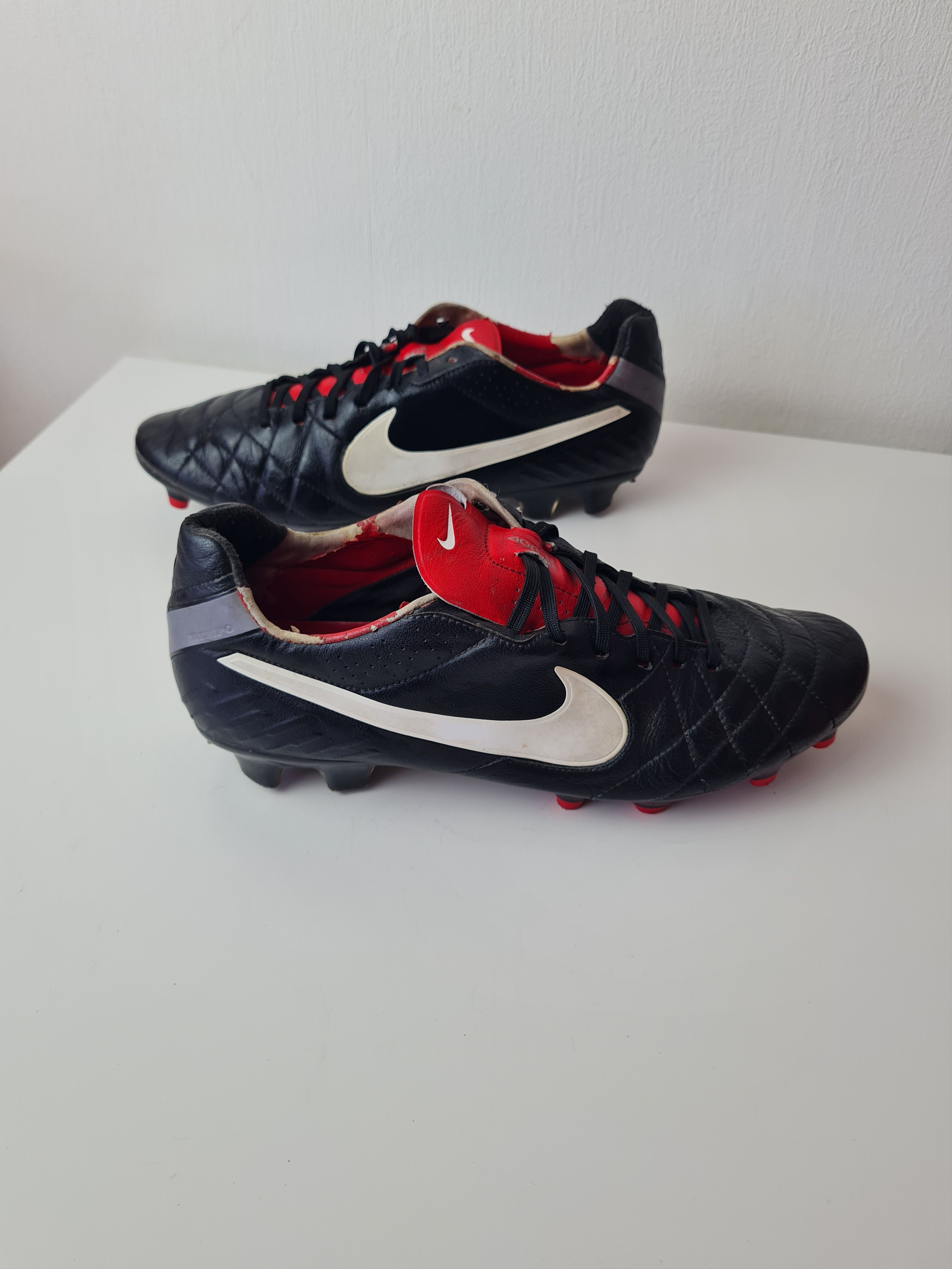 Nike Football cleats boots 2012 454309-010 NIKE TIEMPO MYSTIC Size US 9 / EU 42 - 2 Thumbnail