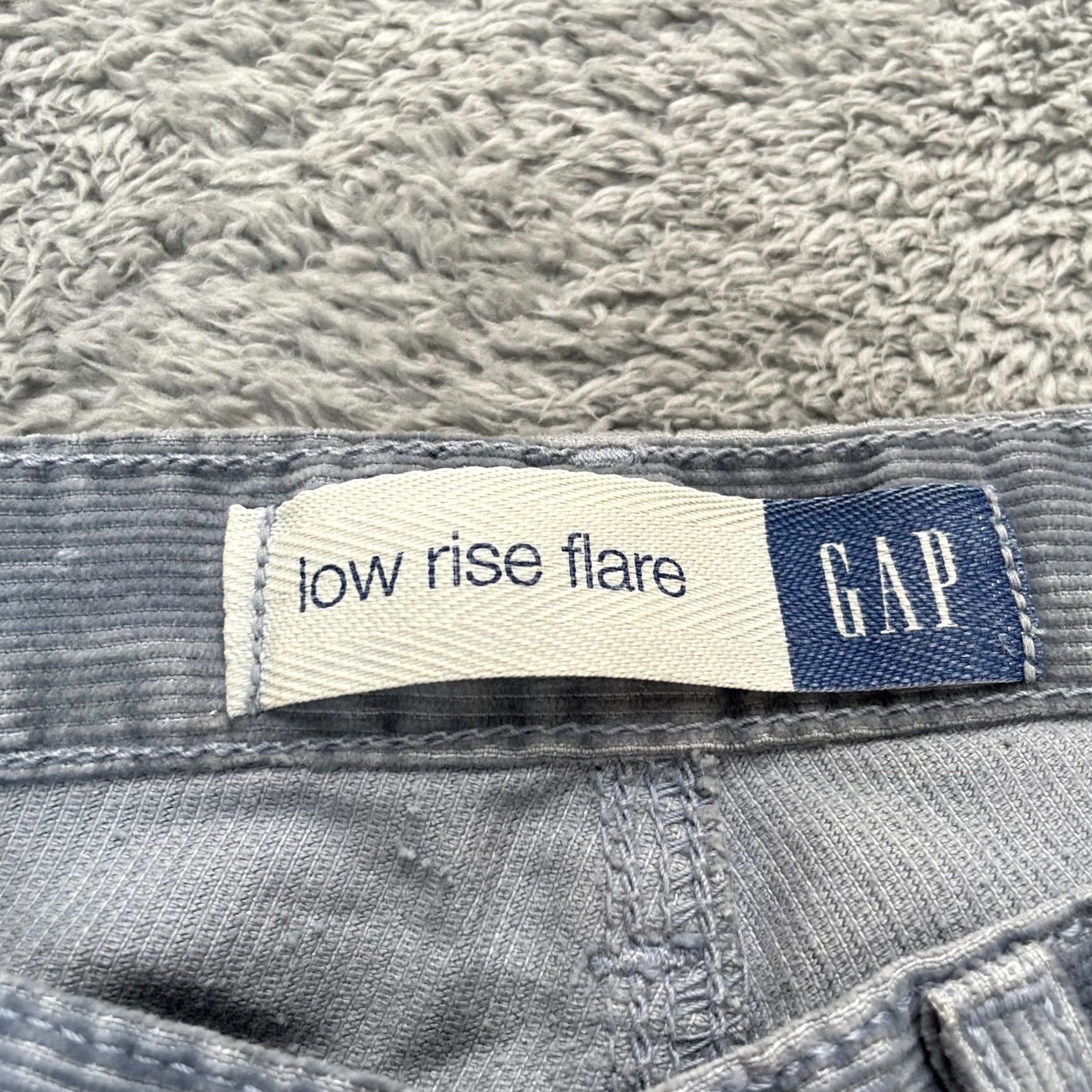 Gap Gap Blue Corduroy Low Rise Flared Leg Pants Womens Small 28 Inseam 31 Ankle Regular Fit Logo Pocket Button Zipper Size 28" / US 6 / IT 42 - 3 Thumbnail