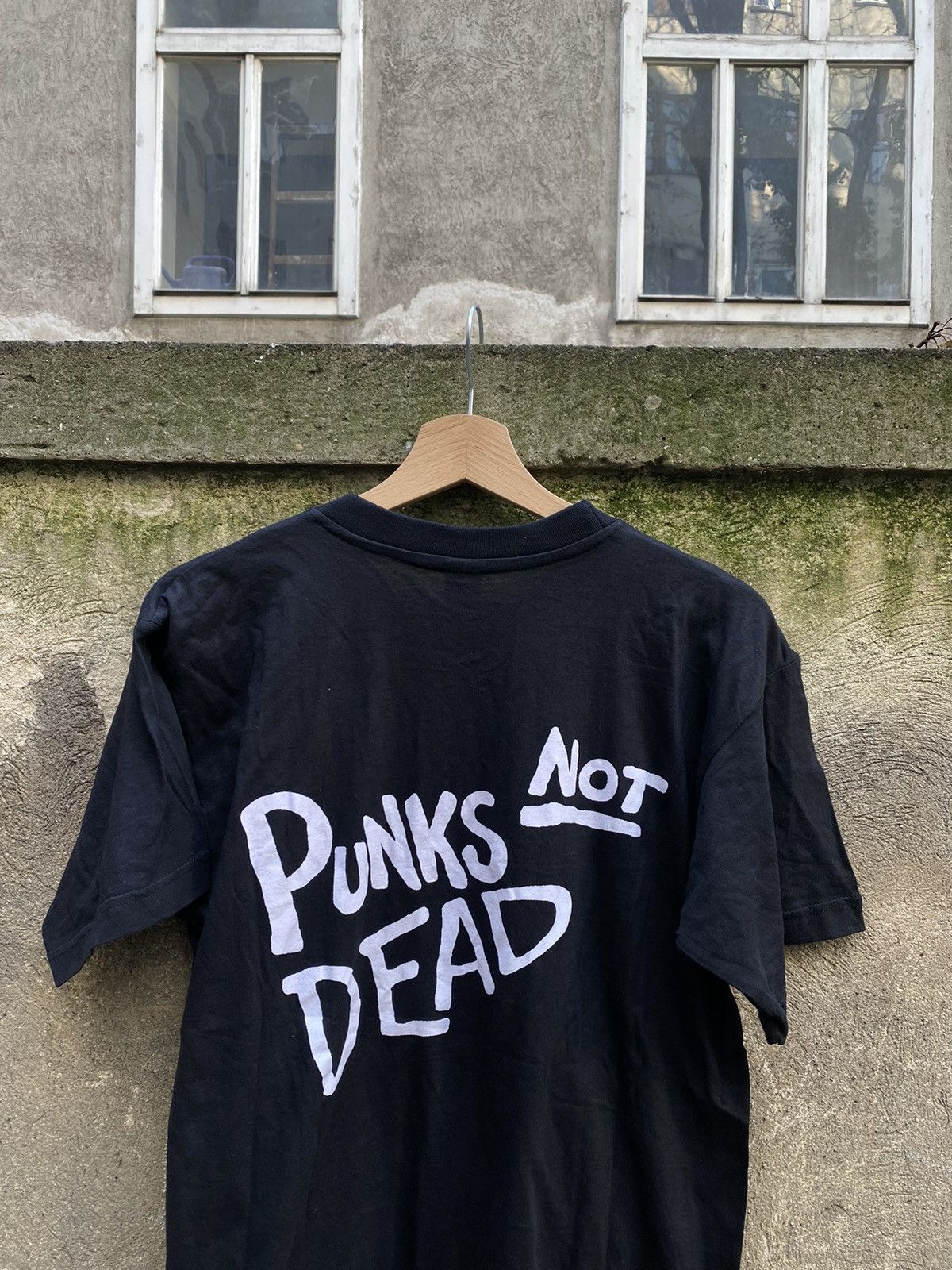 Vintage Vintage Punks Not Dead Tee Size US M / EU 48-50 / 2 - 6 Thumbnail