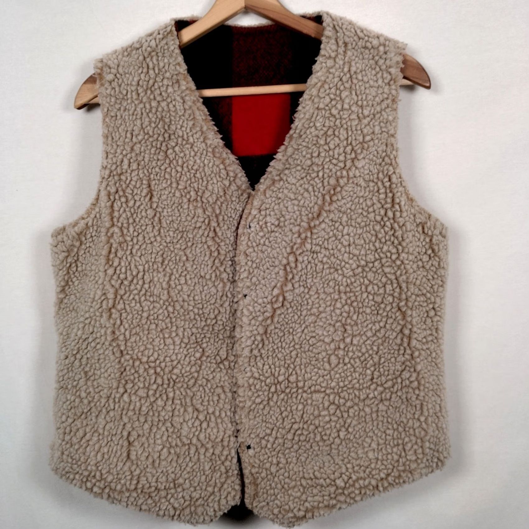Vintage VINTAGE Woolrich Vest Medium Red Wool Blend Buffalo Plaid Snap Sherpa Lined Work Men M Red Buffalo Plaid Woolrich Vest Size US M / EU 48-50 / 2 - 4 Thumbnail