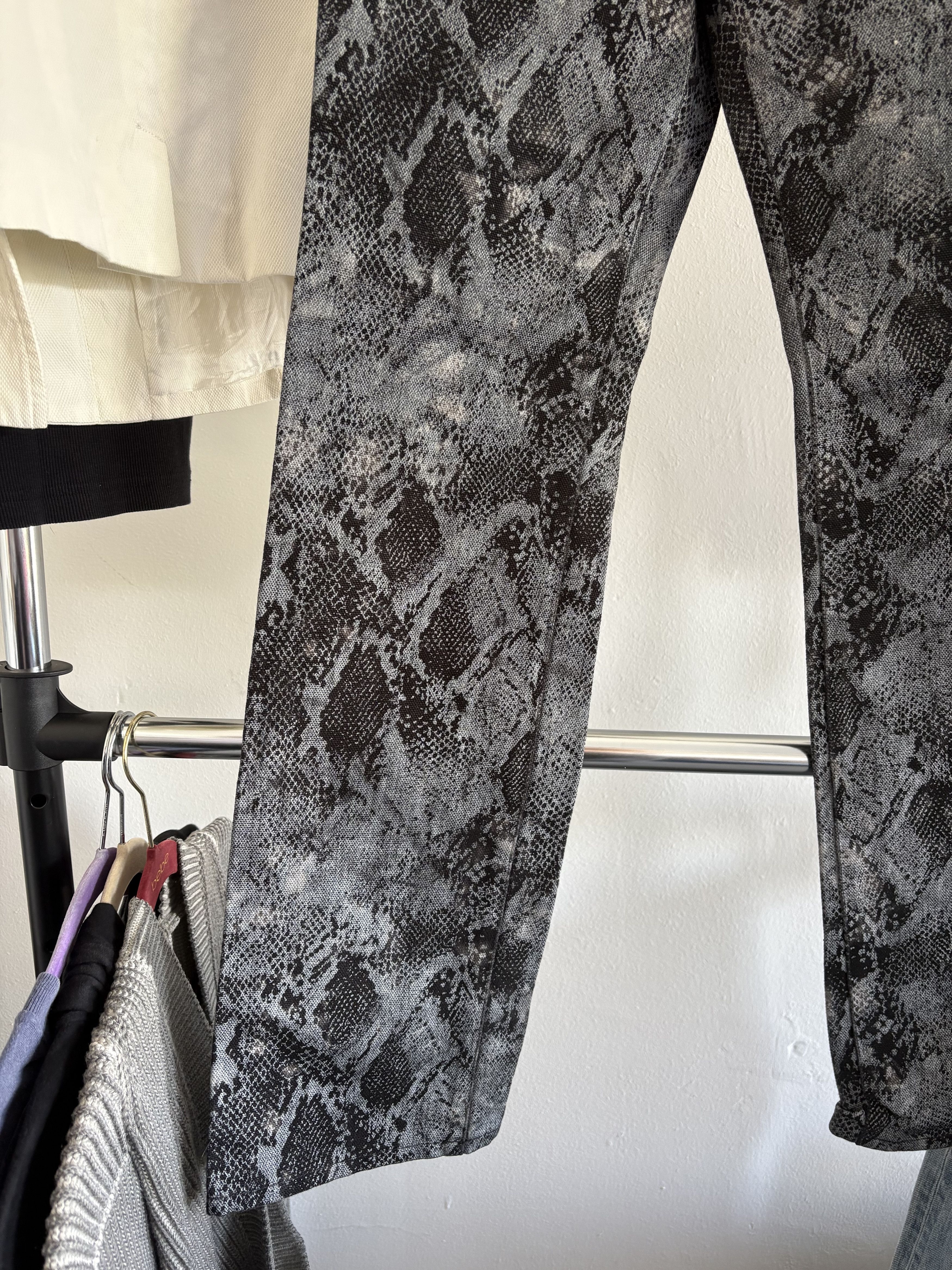 5351 POUR LES HOMMES Waxed Snakeskin Print Denim Size US 30 / EU 46 - 3 Thumbnail