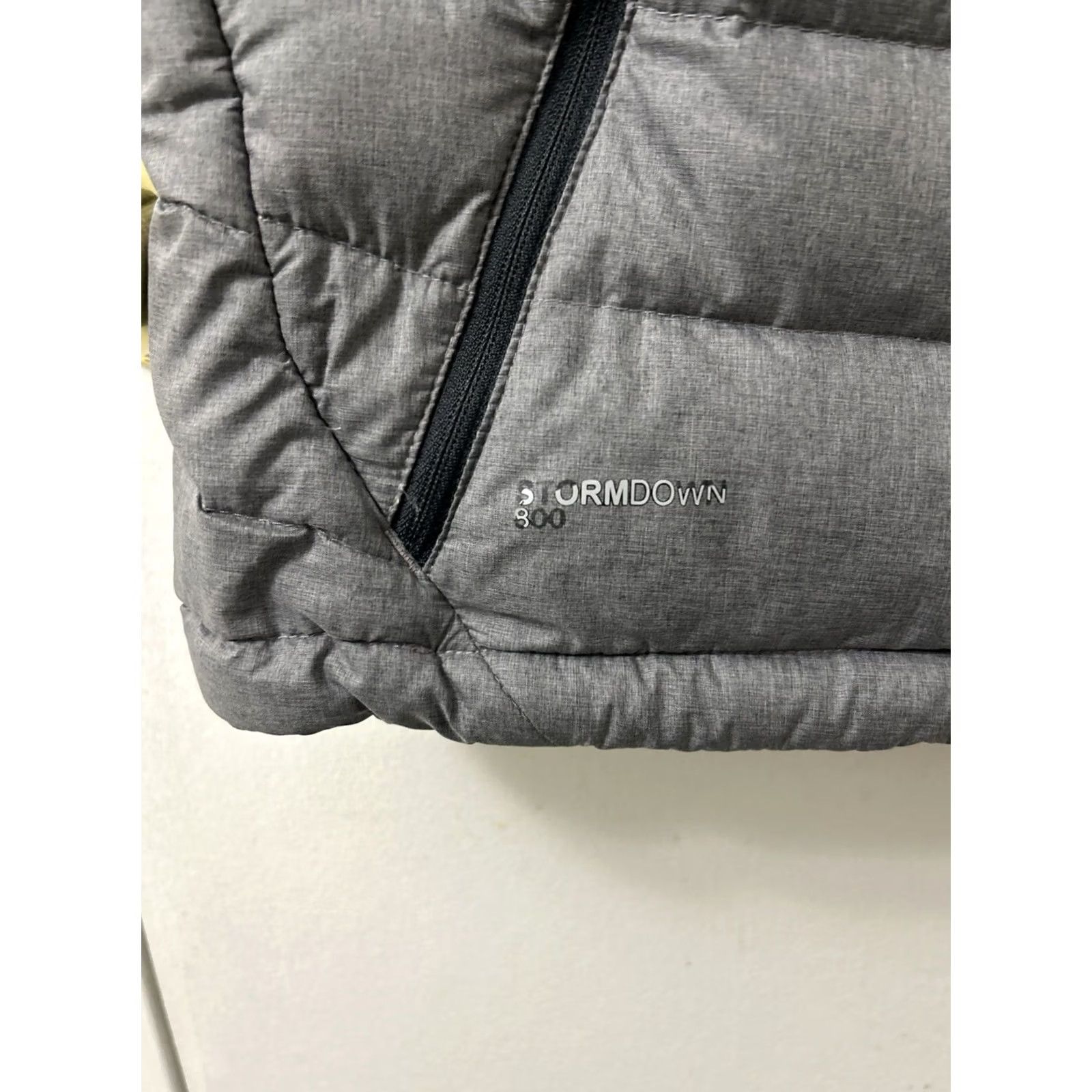 Eddie Bauer VINTAGE? No. Eddie Bauer First Ascent StormDown Vest Mens S Gray Full Zip 800 Down Puffer Jacket Style Outdoor Size US S / EU 44-46 / 1 - 6 Thumbnail