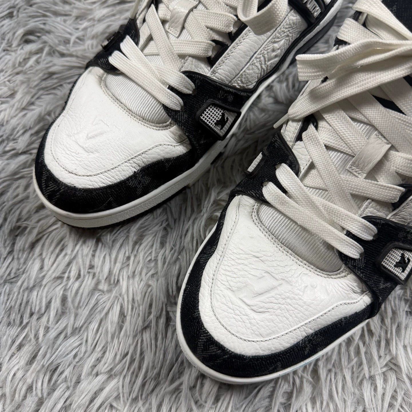 Louis Vuitton lv trainer black and white sneakers size 8.5 Size US 8.5 / EU 41-42 - 2 Thumbnail