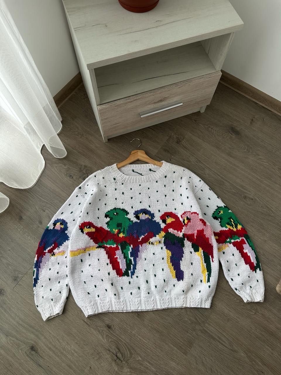 Handmade × Japanese Brand × Vintage Vintage Japanese Rare White Knit Parrot Handicrafts Sweater Size S / US 4 / IT 40 - 2 Thumbnail