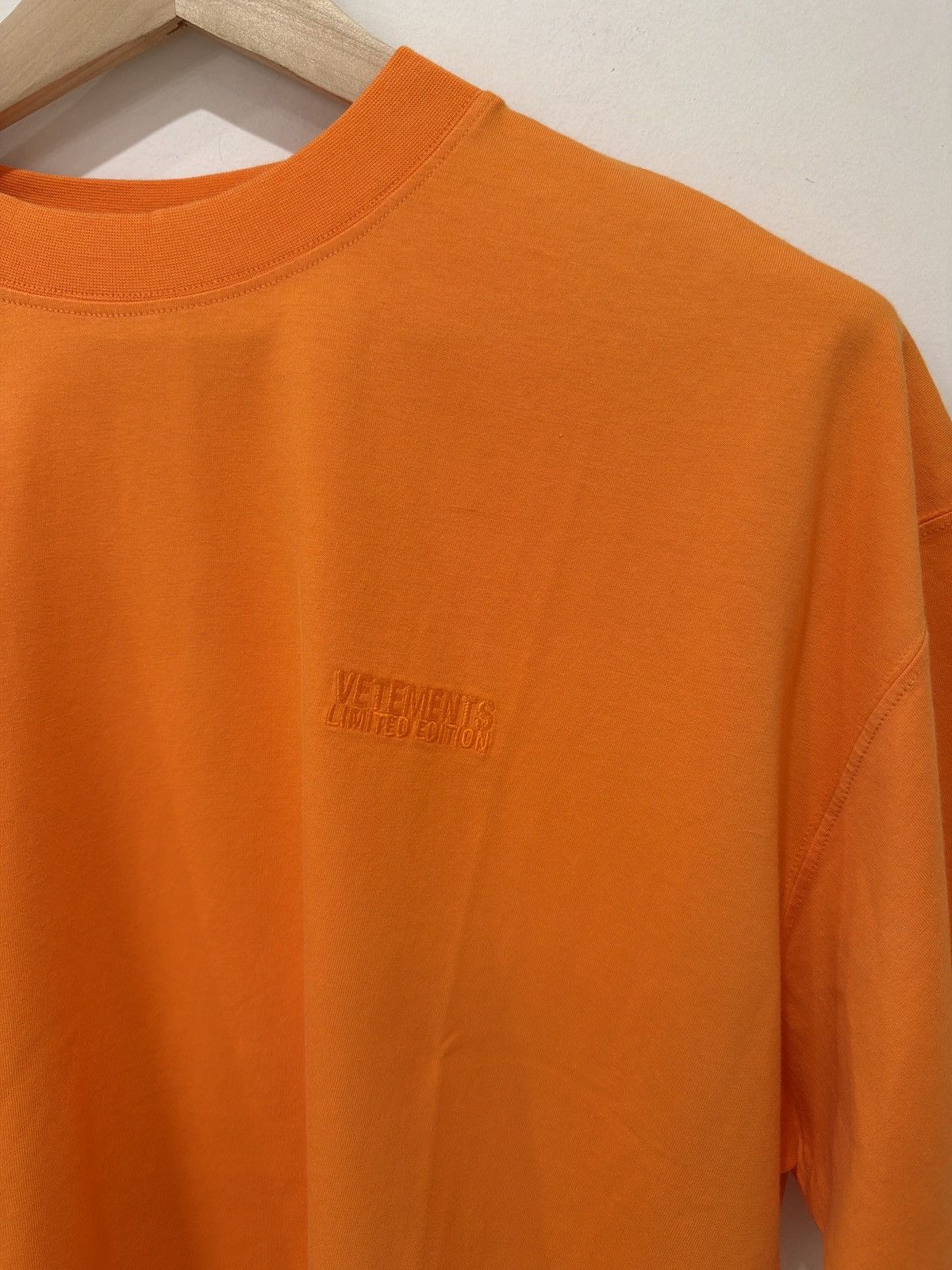 Vetements Vetements Limited edition Tee Size US S / EU 44-46 / 1 - 2 Thumbnail