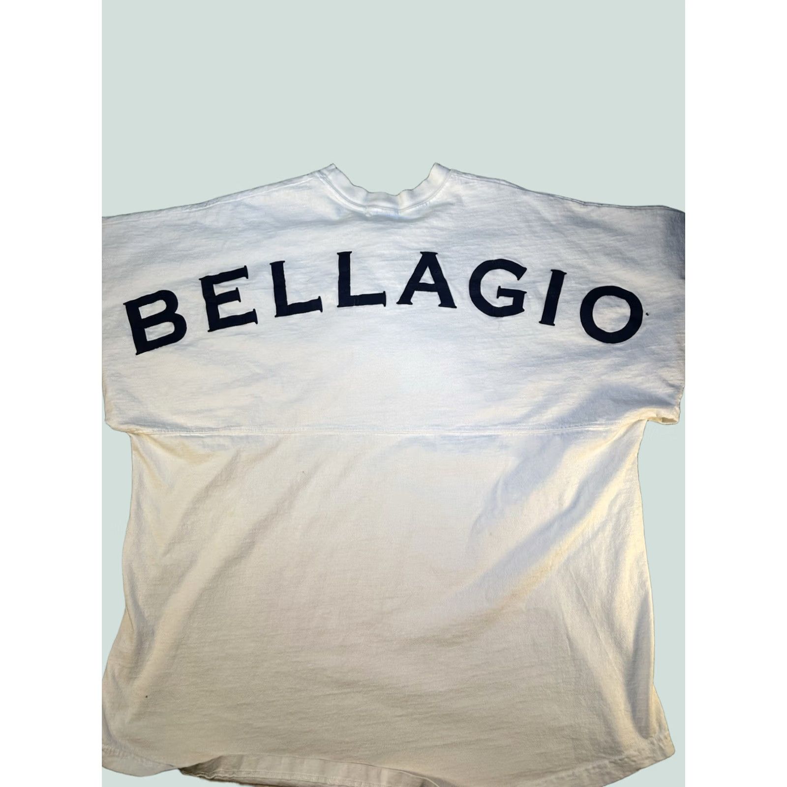 Vintage VINTAGE Bellagio Las Vegas Crewneck Sweatshirt XL Men White 90s Pullover USA 100% Cotton Back Graphic Sleeve Minimal Casual Size US XL / EU 56 / 4 - 1 Thumbnail