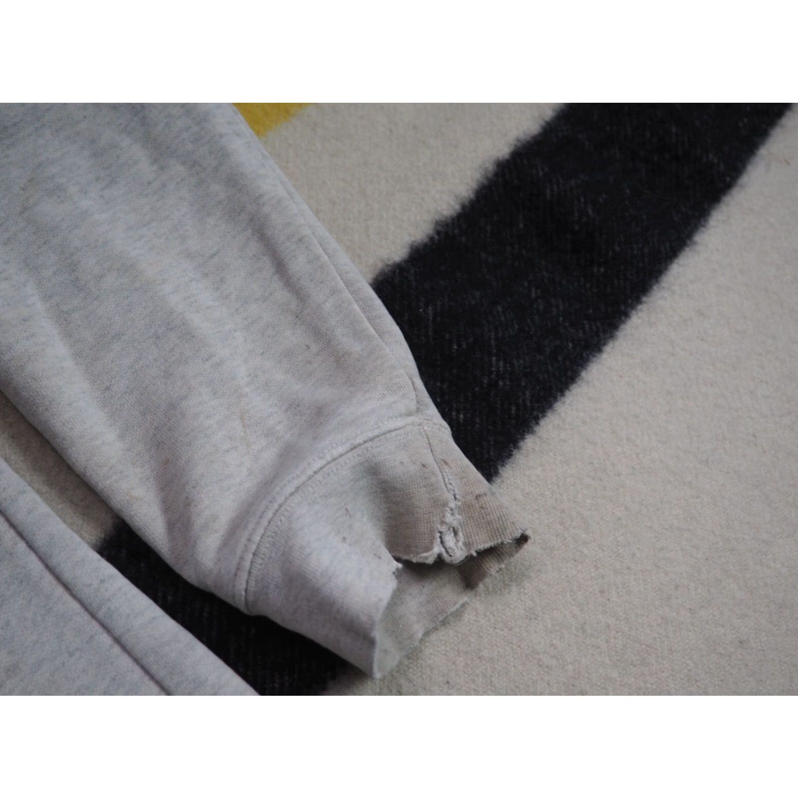 Carhartt VINTAGE Carhartt Hoodie XL Gray 90s Pullover Distressed Faded Size US XL / EU 56 / 4 - 7 Thumbnail