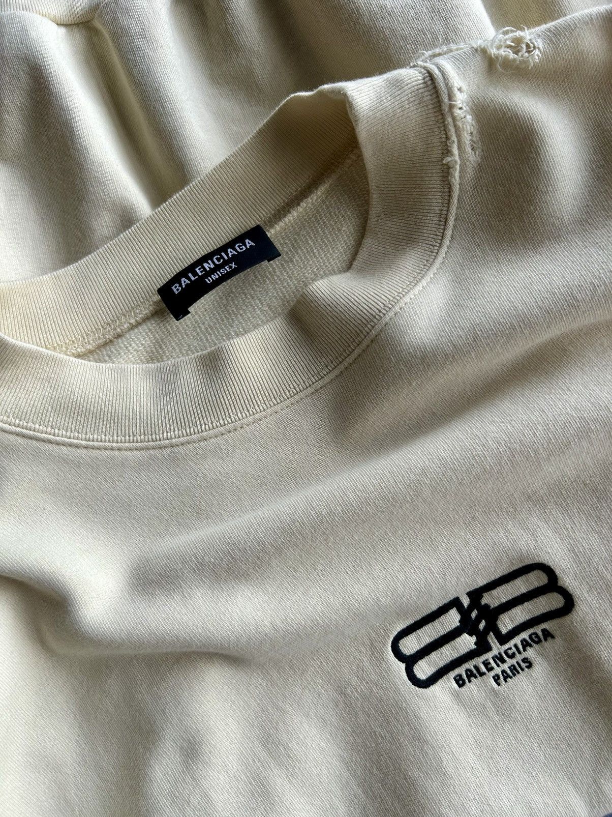 Balenciaga Balenciaga BB Paris Icon Crewneck Size US L / EU 52-54 / 3 - 7 Thumbnail