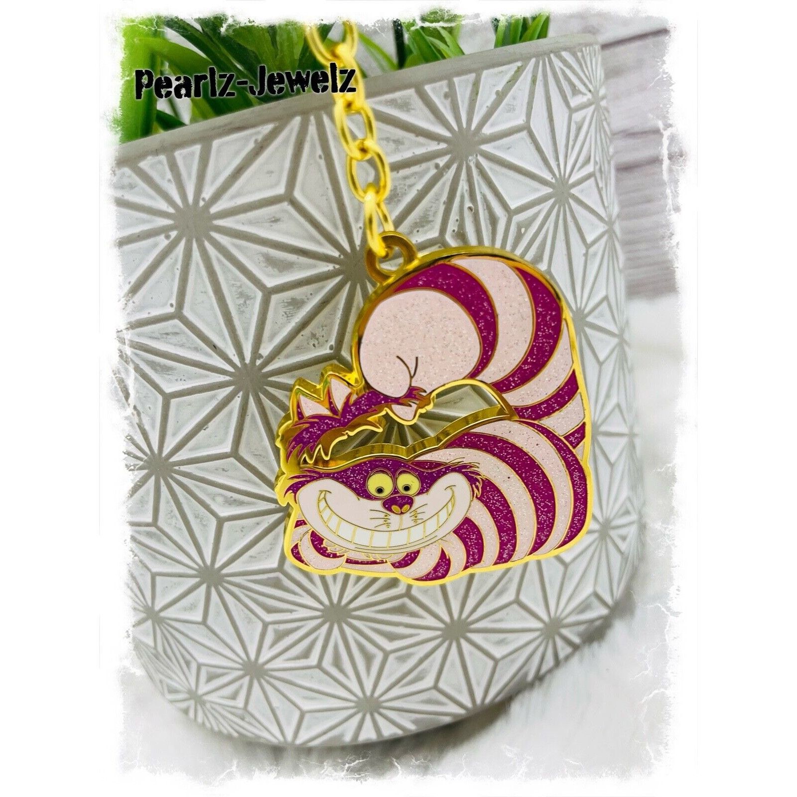 Disney Loungefly Disney Alice In Wonderland Cheshire Cat Enamel Key Size ONE SIZE - 2 Thumbnail