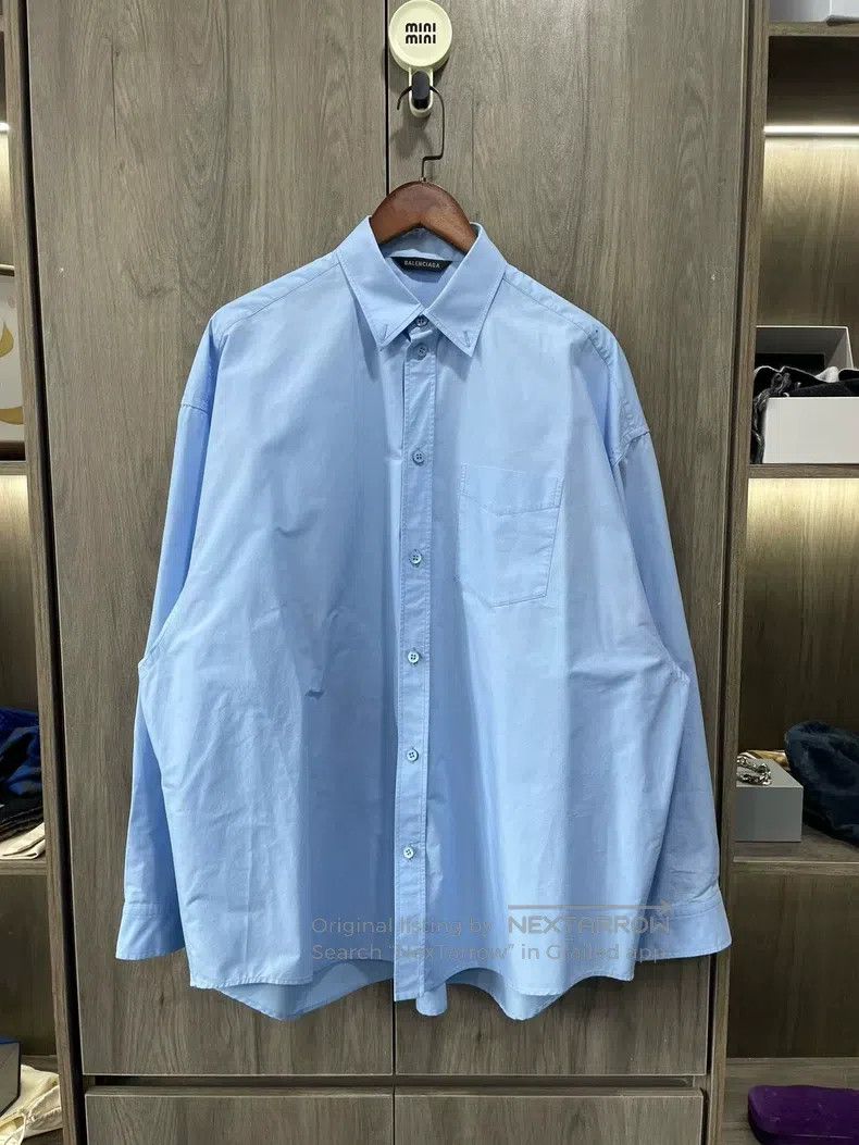 Balenciaga Balenciaga Back print solid color long-sleeve shirt Size US S / EU 44-46 / 1 - 1 Thumbnail